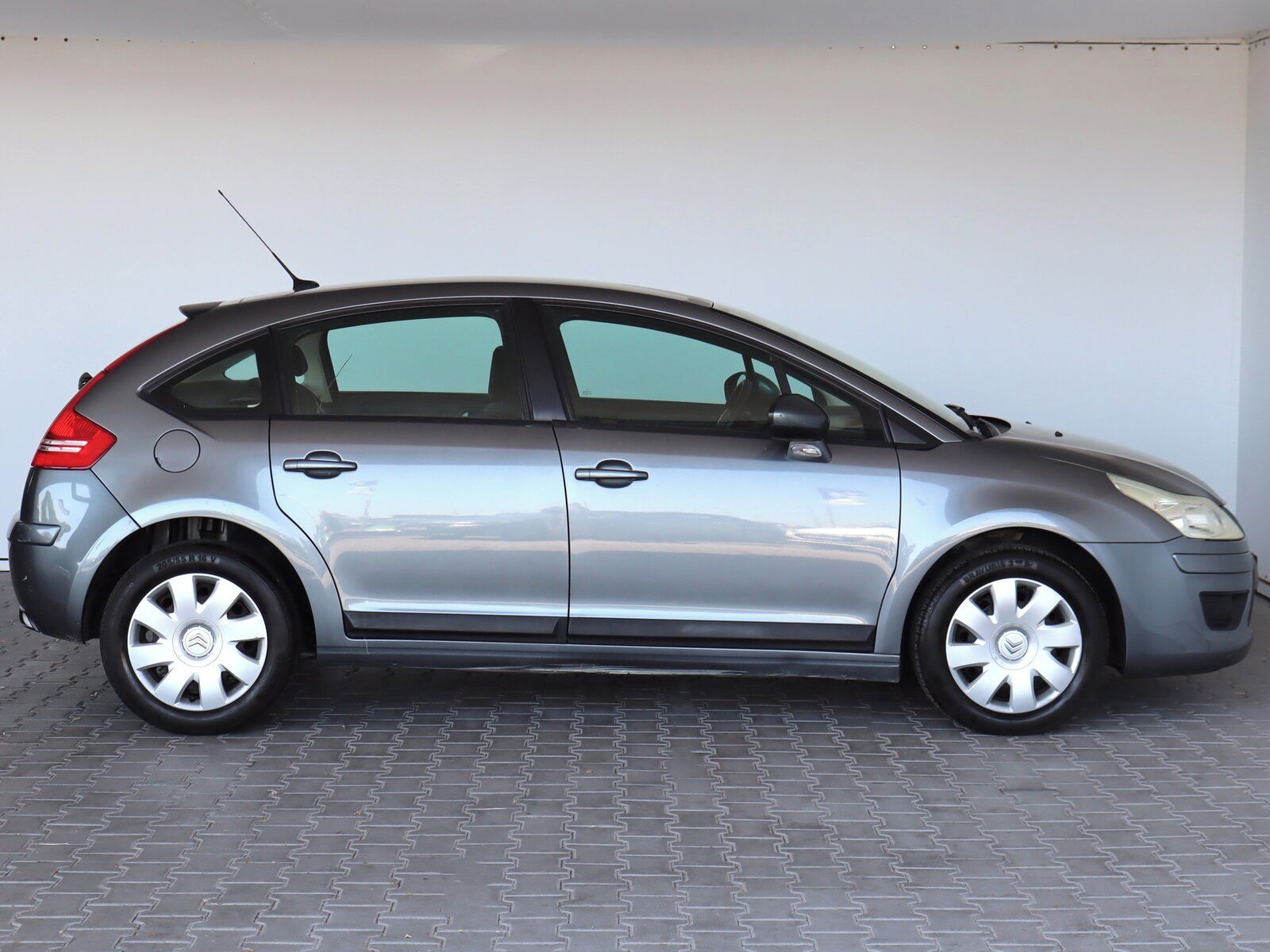 Citroën C4, 1.4 16V, Serv.kniha, po STK - fotka 6