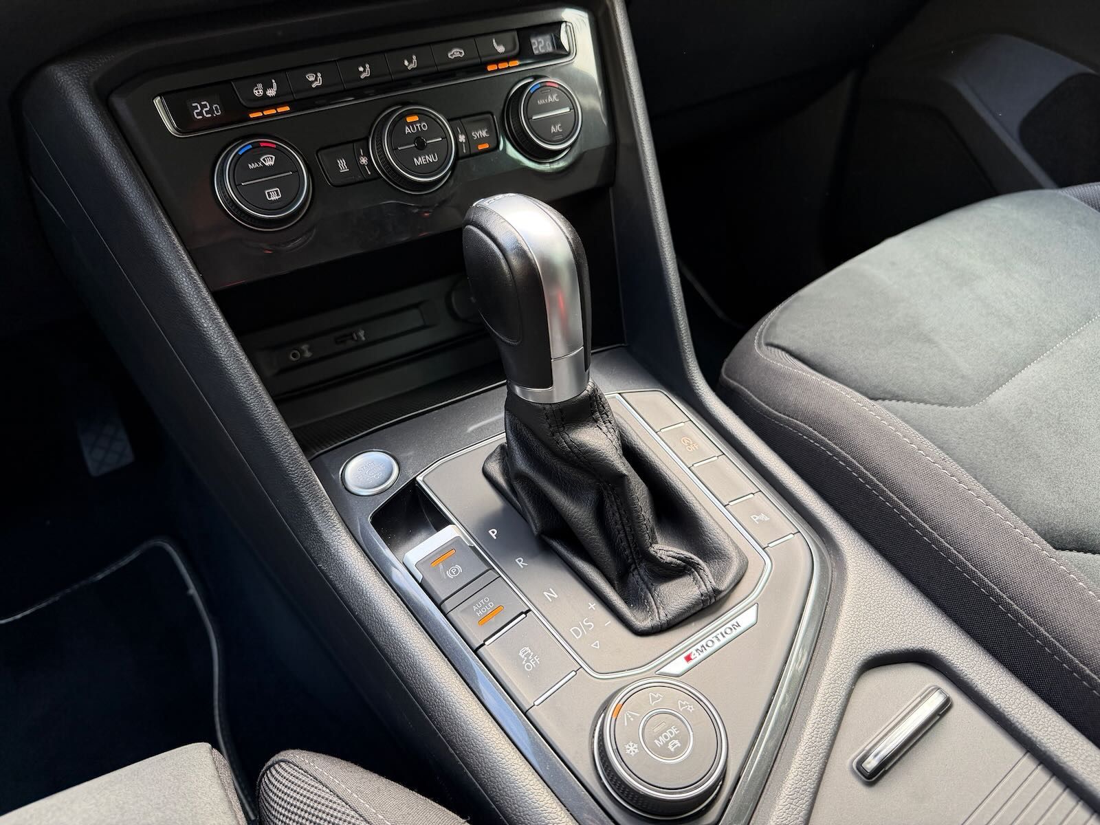 Volkswagen Tiguan, HIGHLINE 2.0TDI 140kW DSG 4x4 - fotka 6