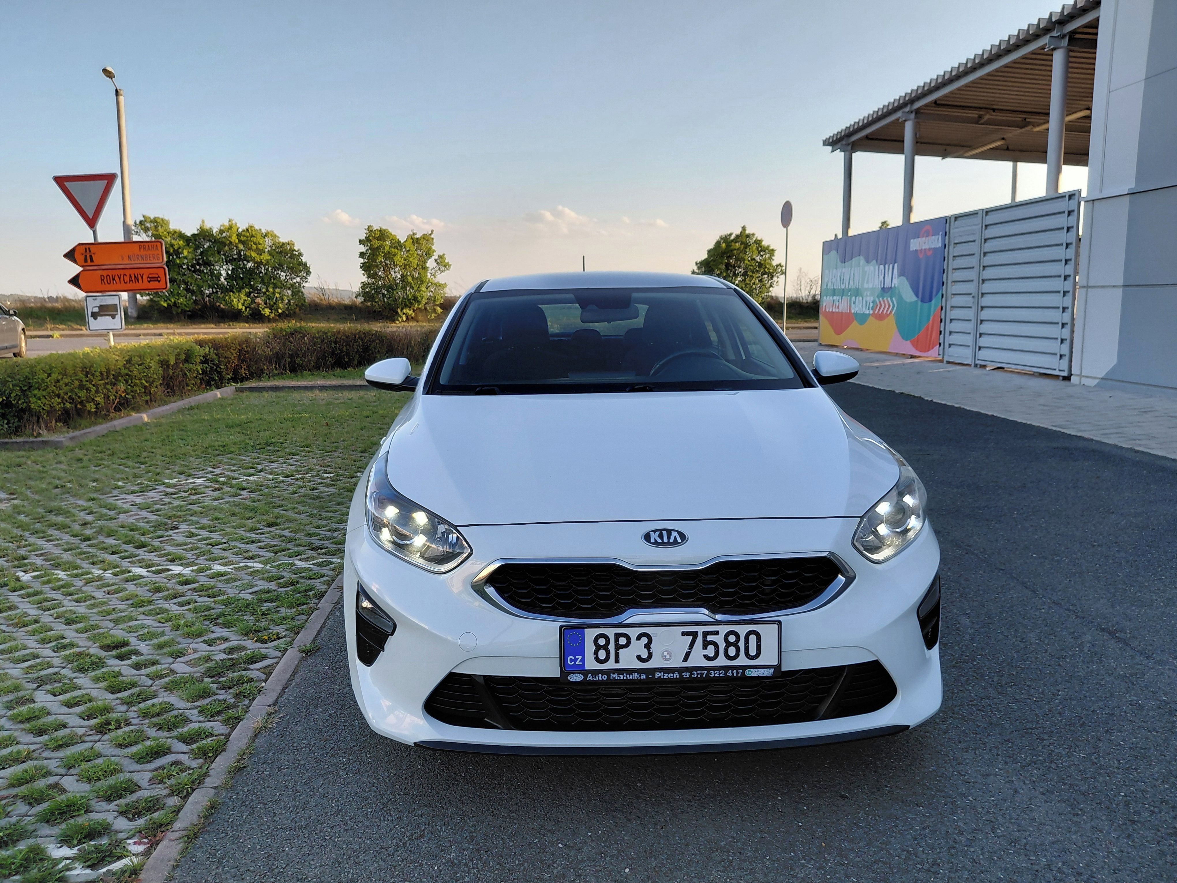 Kia Cee´d, 1.4T-GDI 1.MAJ DPH,VELMI PĚKNÉ - fotka 2