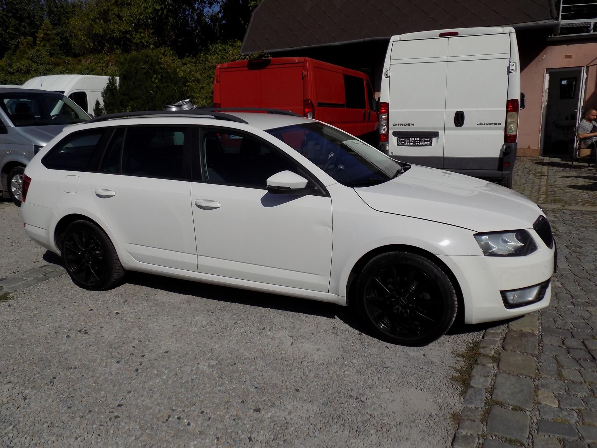 Škoda Octavia, 1,6 TDI 81 KW ACTIVE, KLIMA - fotka 6