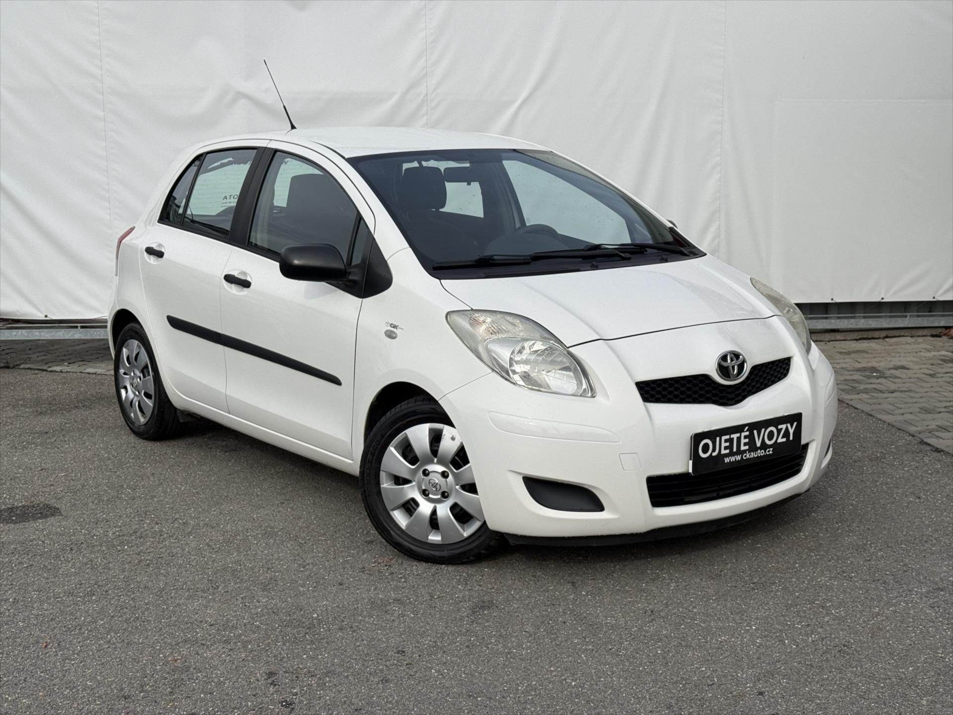 Toyota Yaris, 1,3 Terra Cool - fotka 3