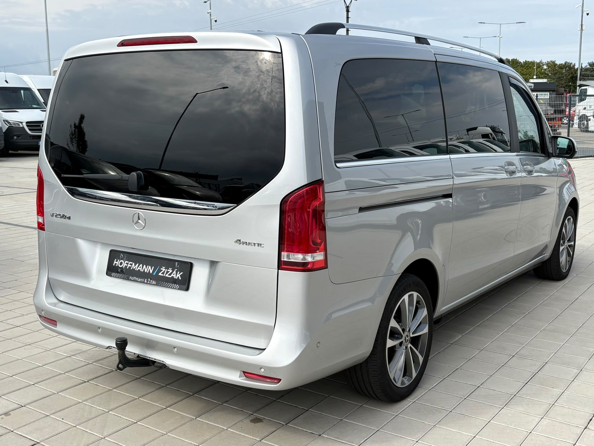 Mercedes-Benz Třídy V, 250d 4Matic Long Avantgarde - fotka 5