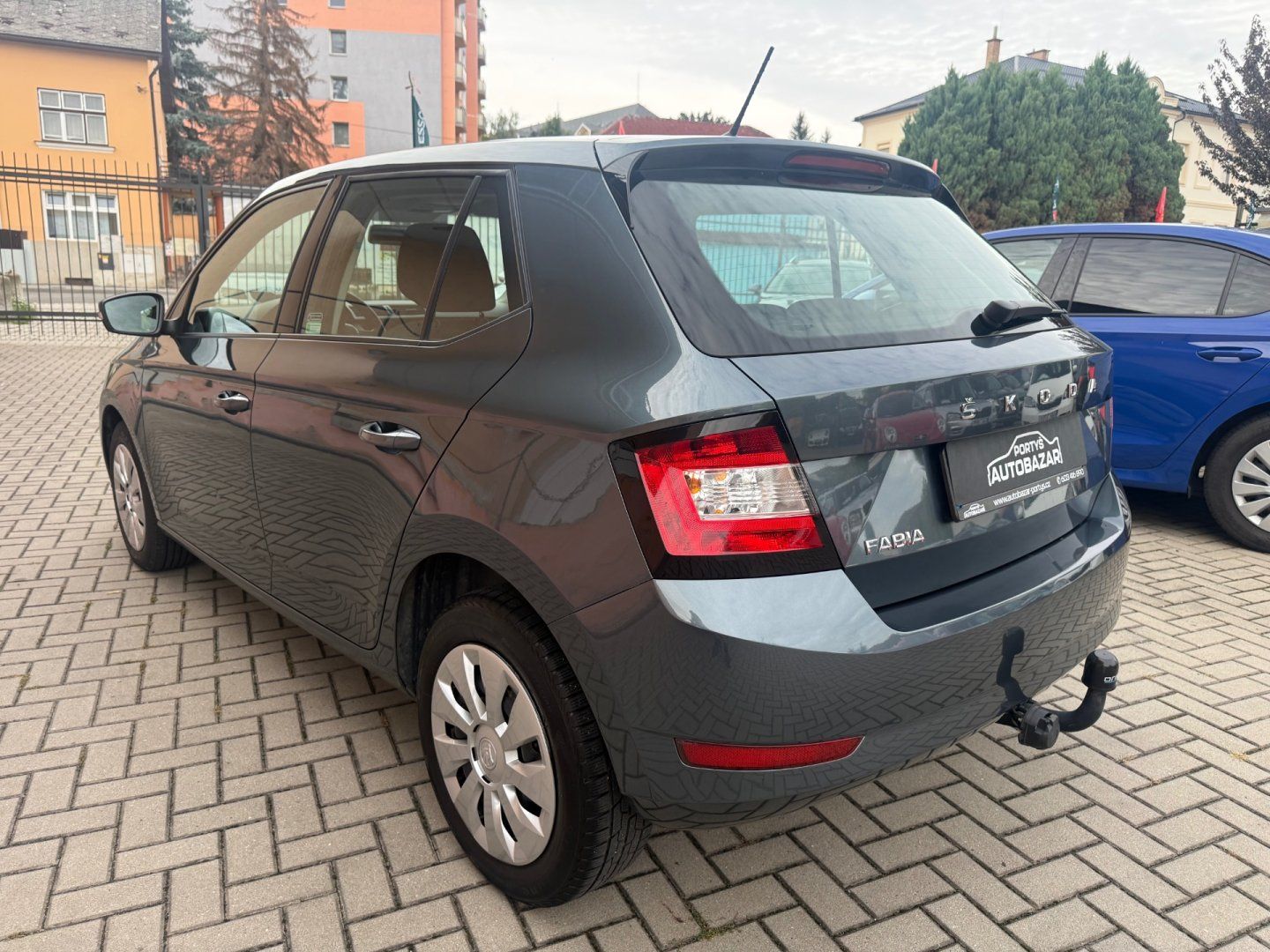 Škoda Fabia, 1.0 MPI Facelift-Málo najeto ! - fotka 2