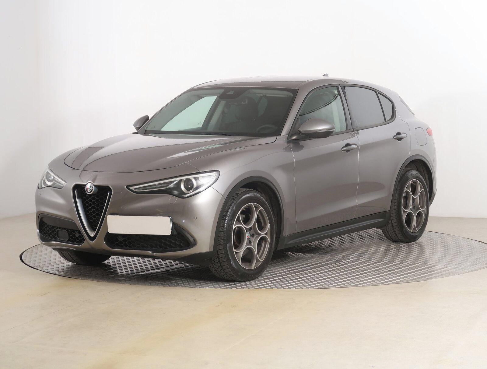 Alfa Romeo Stelvio, 2.2 Diesel, Automat - fotka 2