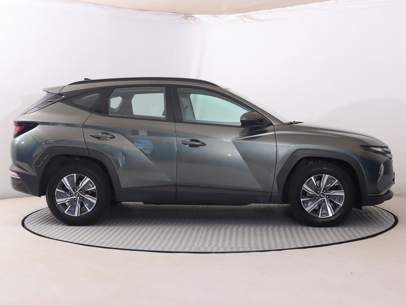 Hyundai Tucson, 1.6 T-GDI, Family, Serv.kniha - fotka 6