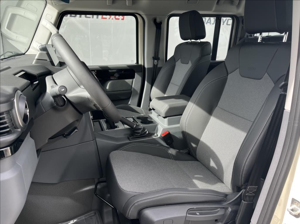 Ineos Grenadier, 3,0 CHASSIS DOUBLE CAB benzín - fotka 5