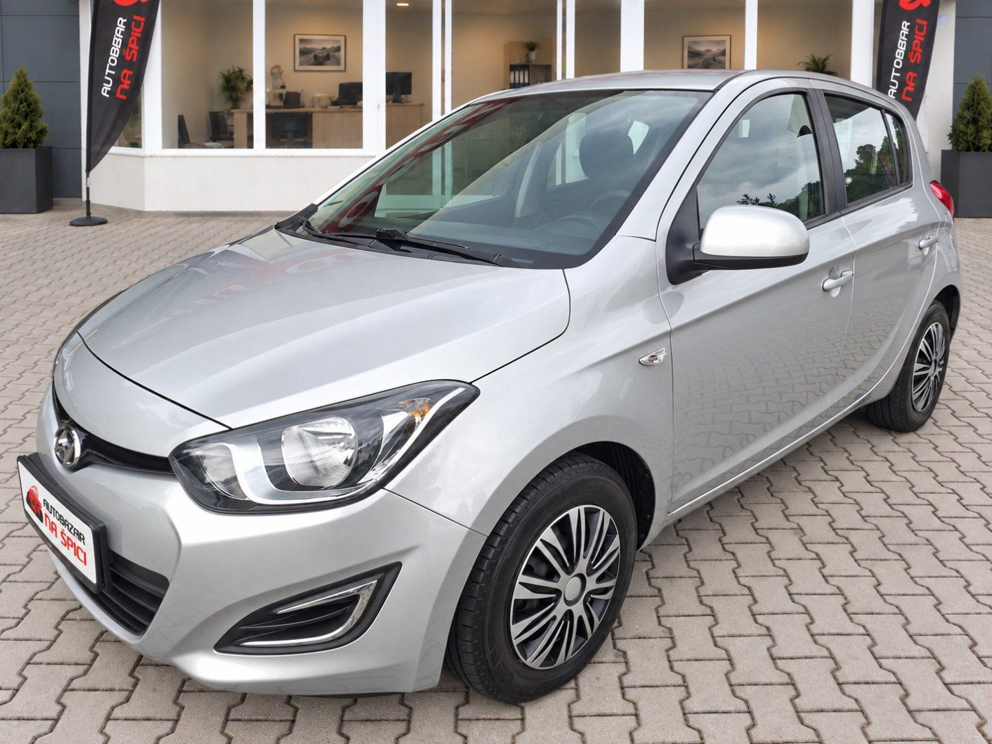 Hyundai i20, 1.2i 63kW -KLIMATIZACE-S.KNIHA - fotka 4