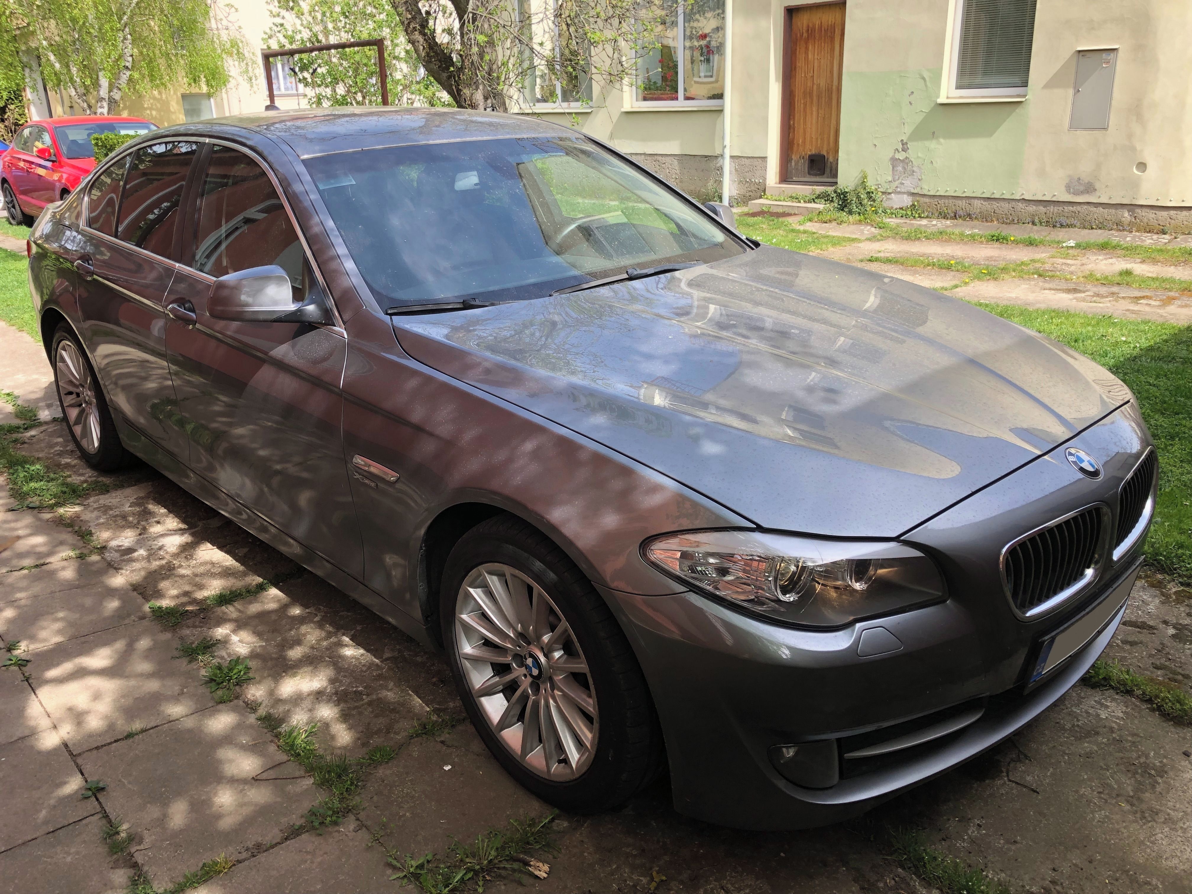 BMW Řada 5, 530d xDrive - fotka 5