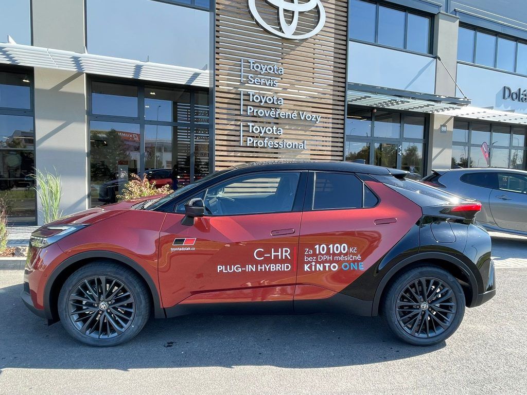 Toyota C-HR, 2.0 Plug-In Hybrid Tokyo Edit - fotka 6