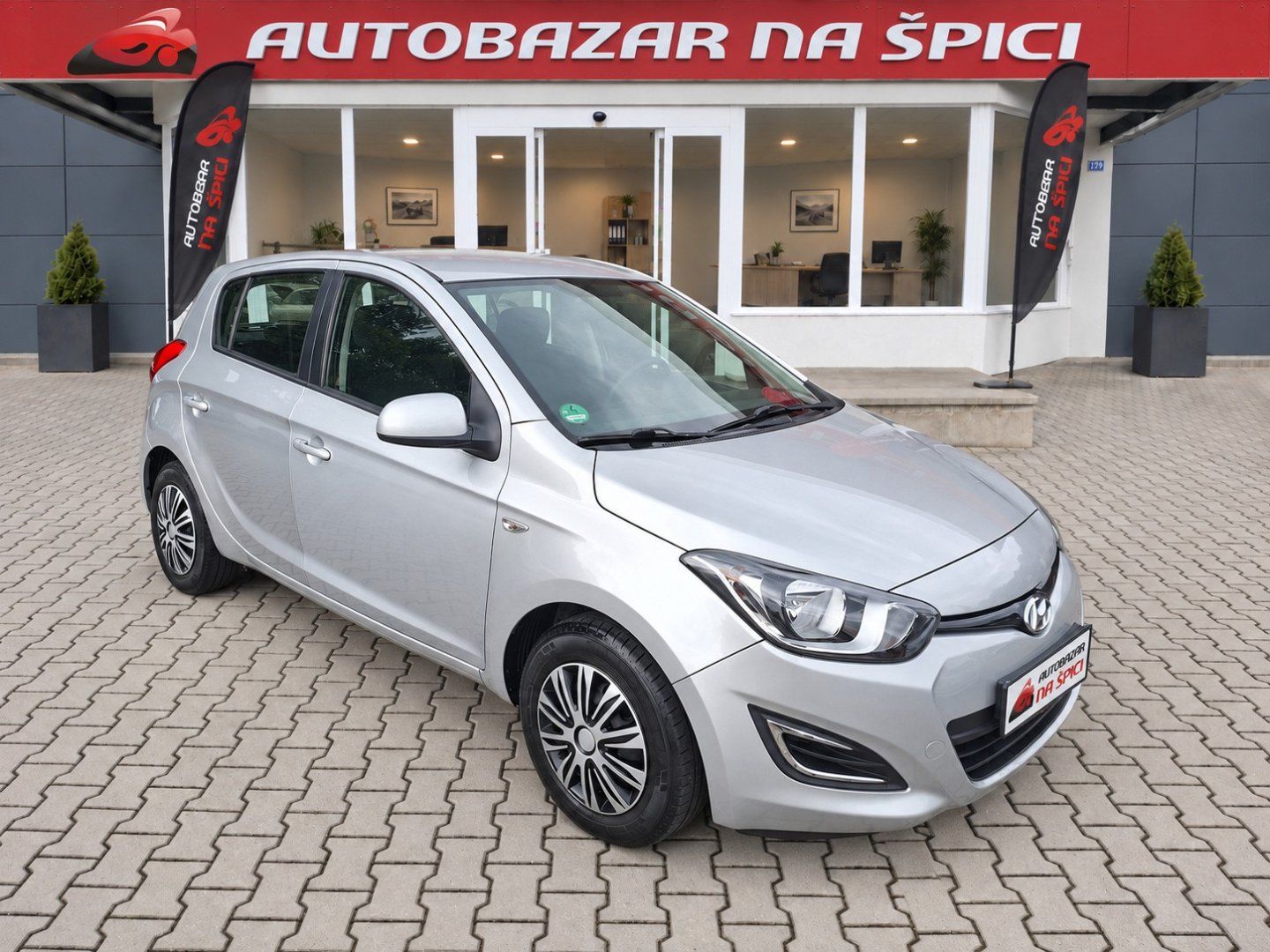 Hyundai i20, 1.2i 63kW -KLIMATIZACE-S.KNIHA - fotka 2