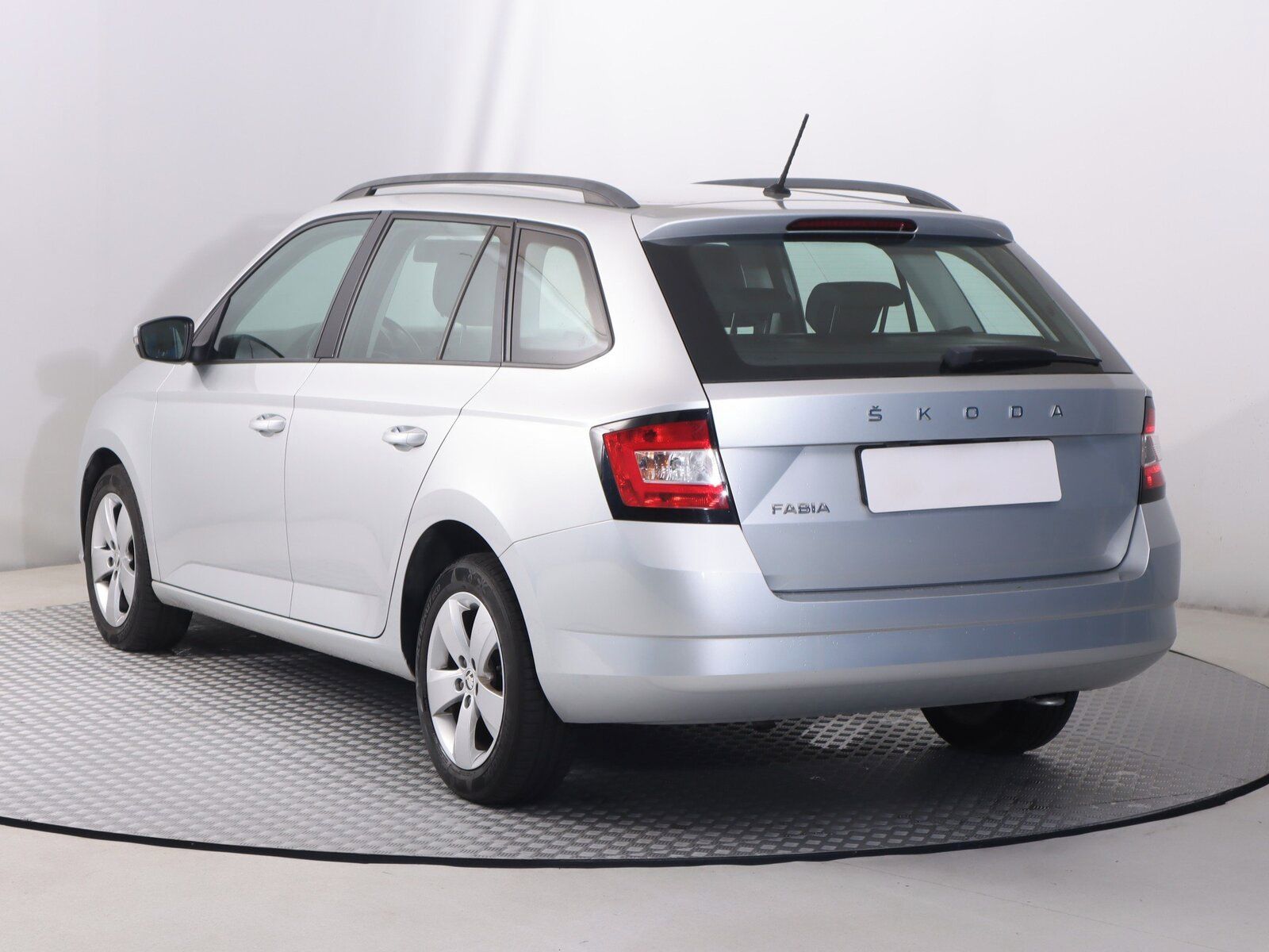 Škoda Fabia, 1.2 TSI, Serv.kniha - fotka 4
