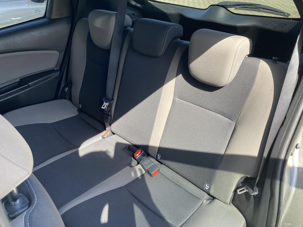 Toyota Yaris, SELECTION 1.5 HYBRID 74kW CVT - fotka 5