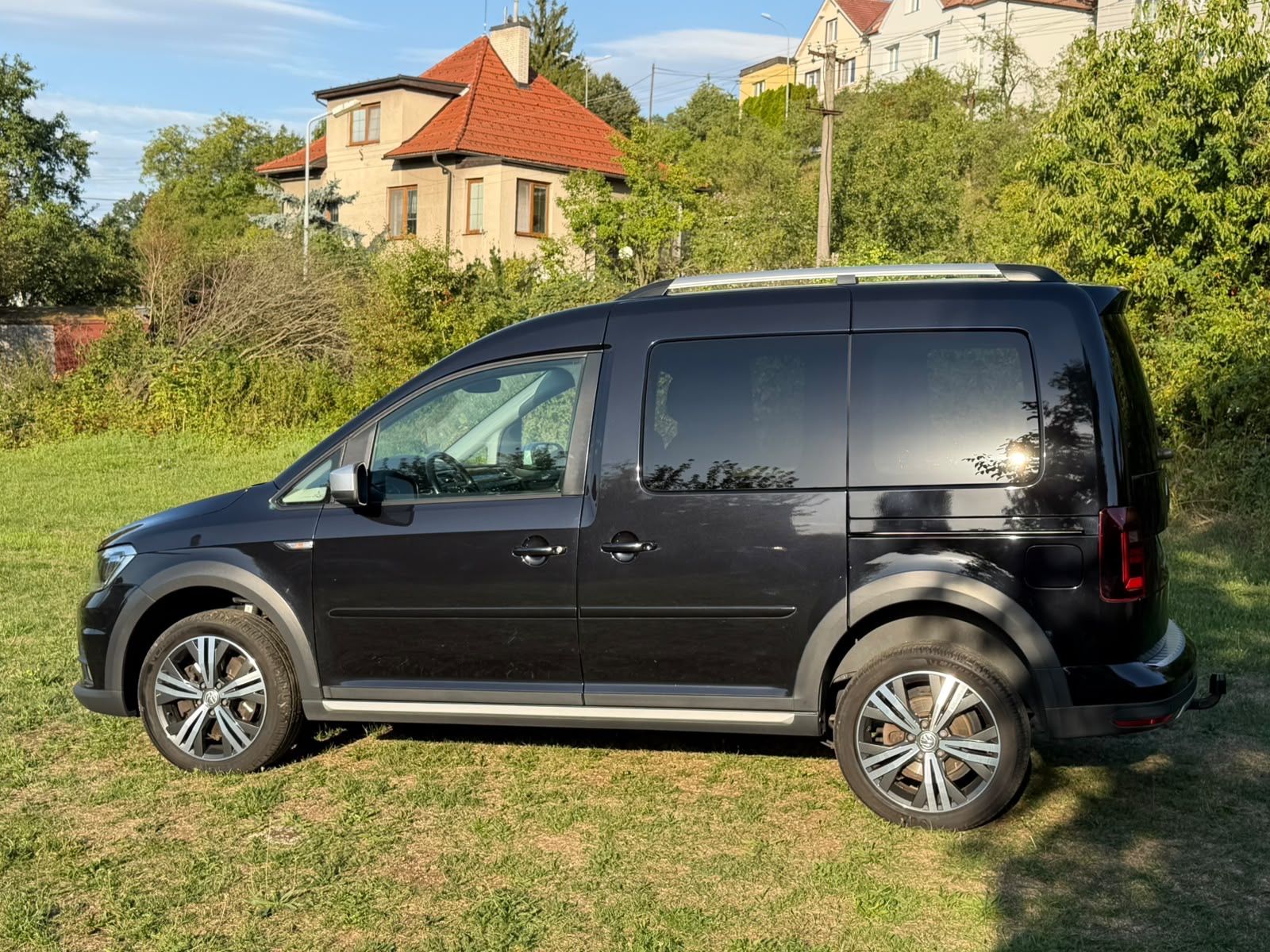 Volkswagen Caddy, ALLTRACK 2,0 TDI 4x4- TOP STAV - fotka 4