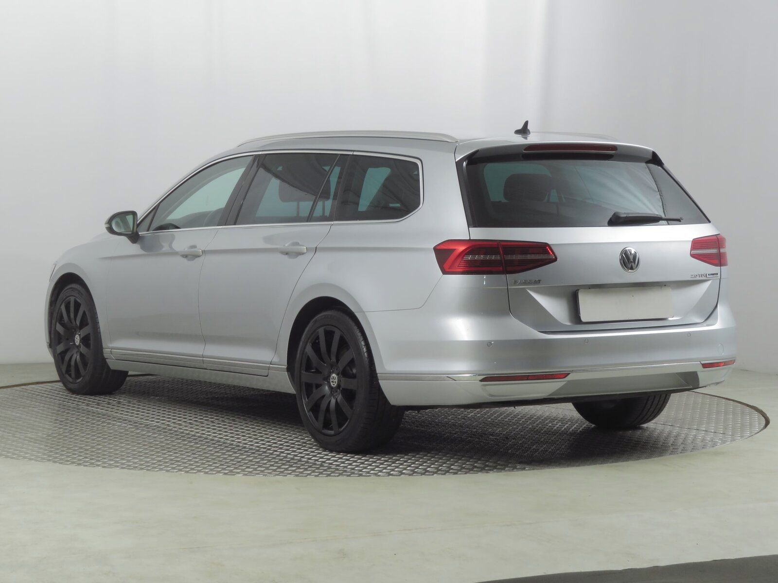 Volkswagen Passat, 2.0 TDI, Automat - fotka 4
