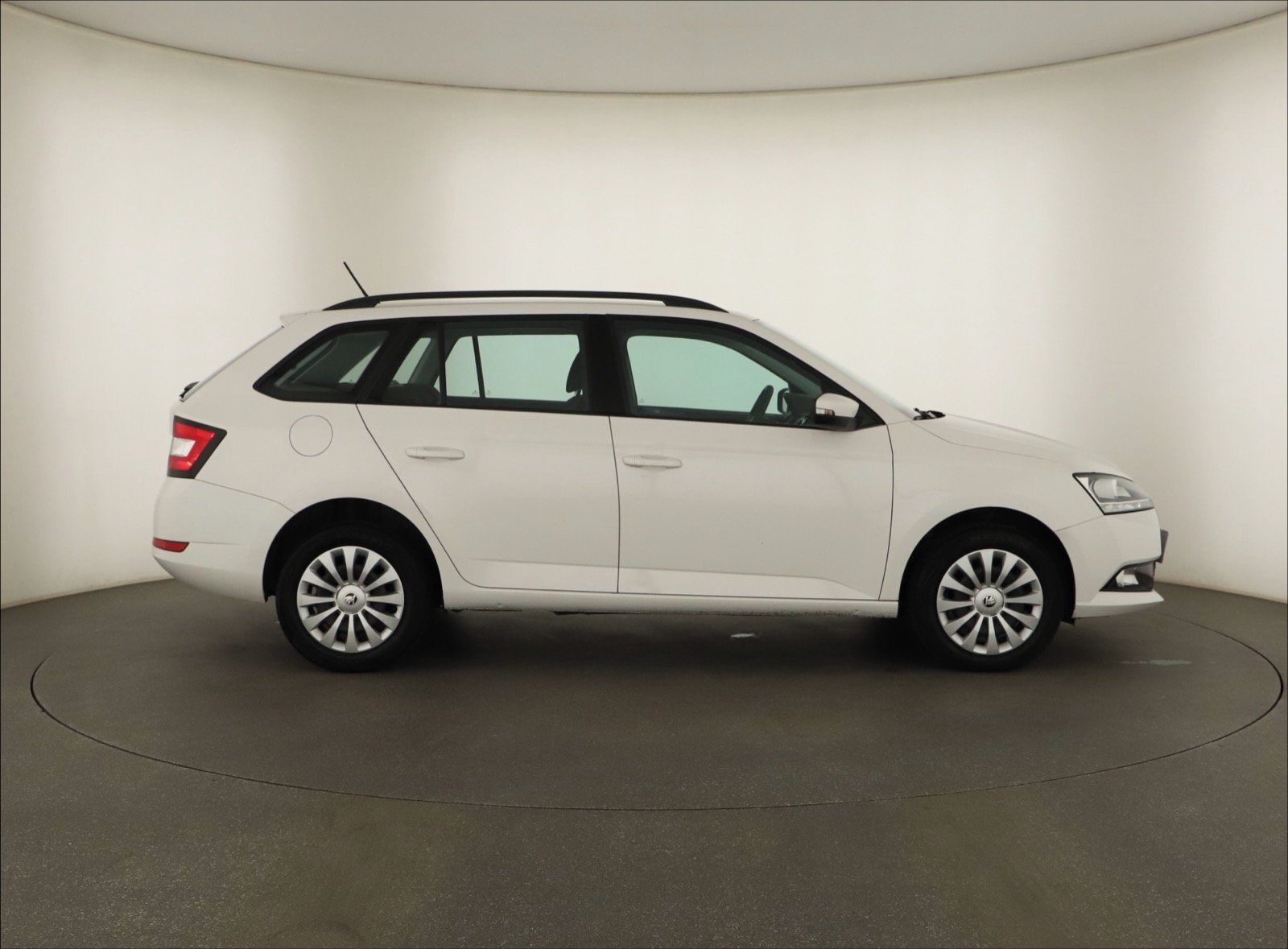 Škoda Fabia, 1.0 TSI, ČR,1.maj, Klima - fotka 6