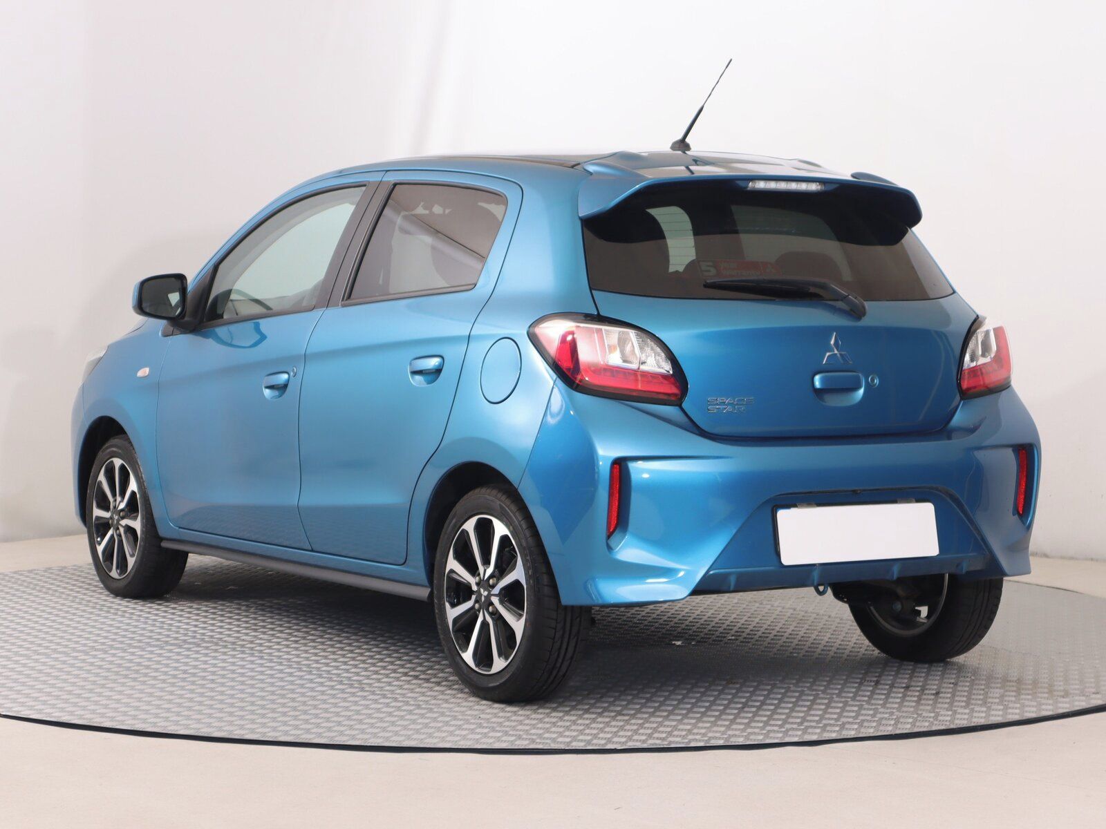 Mitsubishi Space Star, 1.2 MIVEC, Intense, Automat - fotka 4