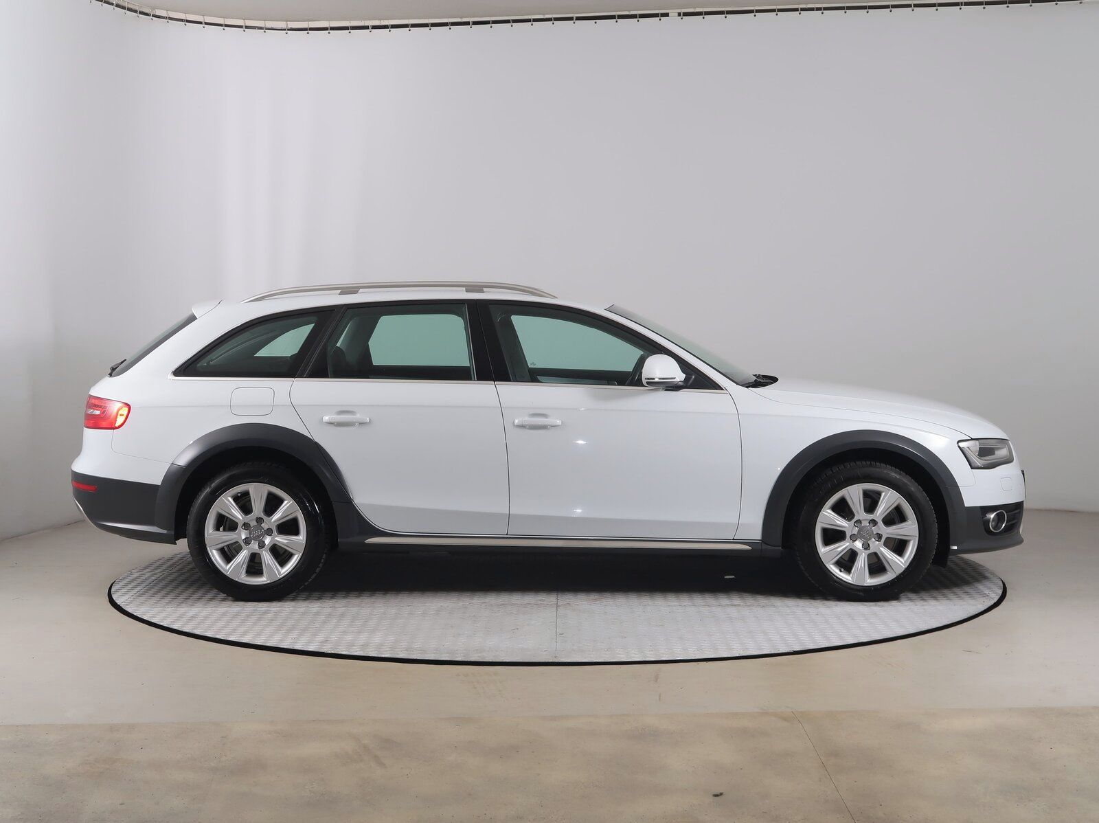 Audi A4 allroad, 2.0 TDI, 4X4, Serv.kniha - fotka 6