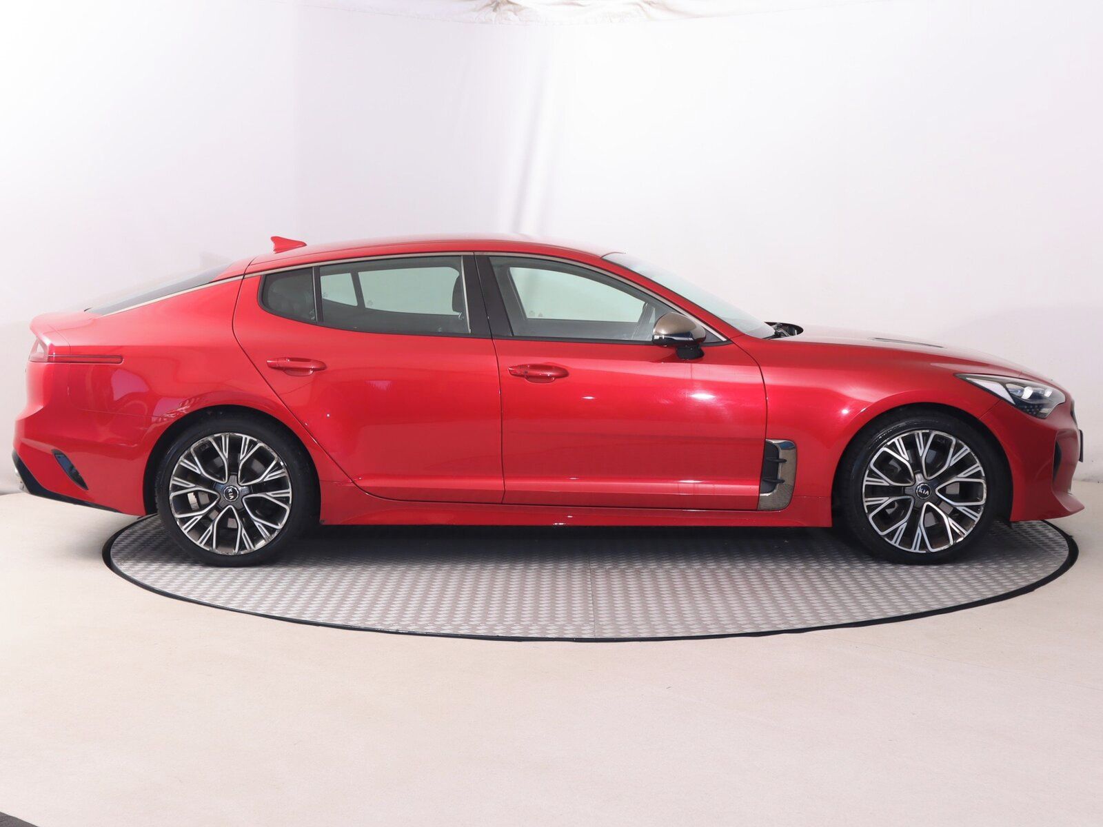 Kia Stinger, 2.0 T-GDI, Automat - fotka 6