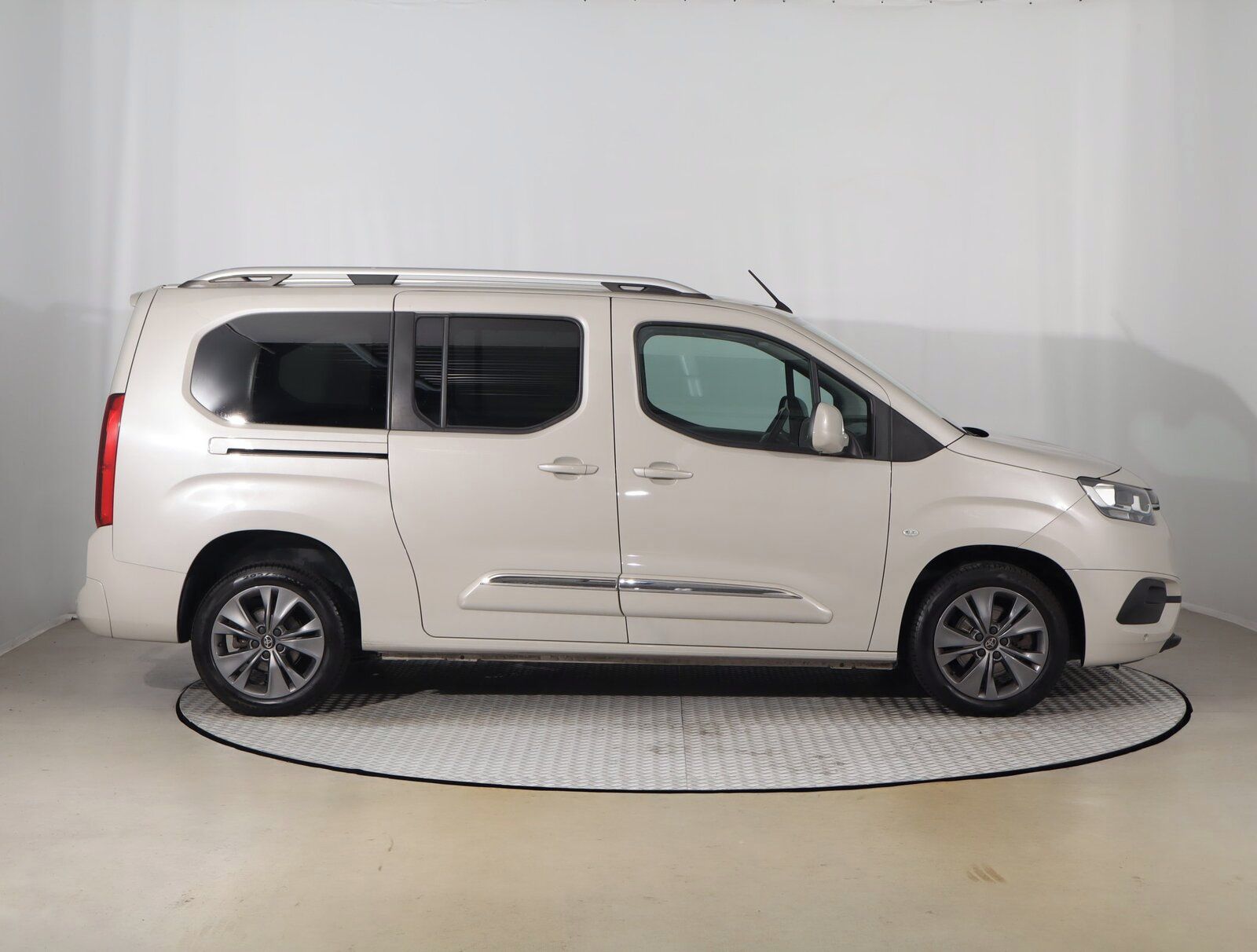 Toyota Proace City Verso, Maxi 1.5 D-4D, Family, 7Míst - fotka 6