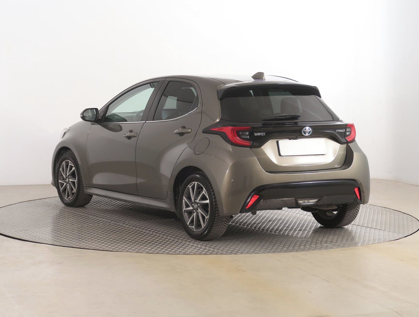 Toyota Yaris, 1.5 VVT-i Hybrid, Automat - fotka 4