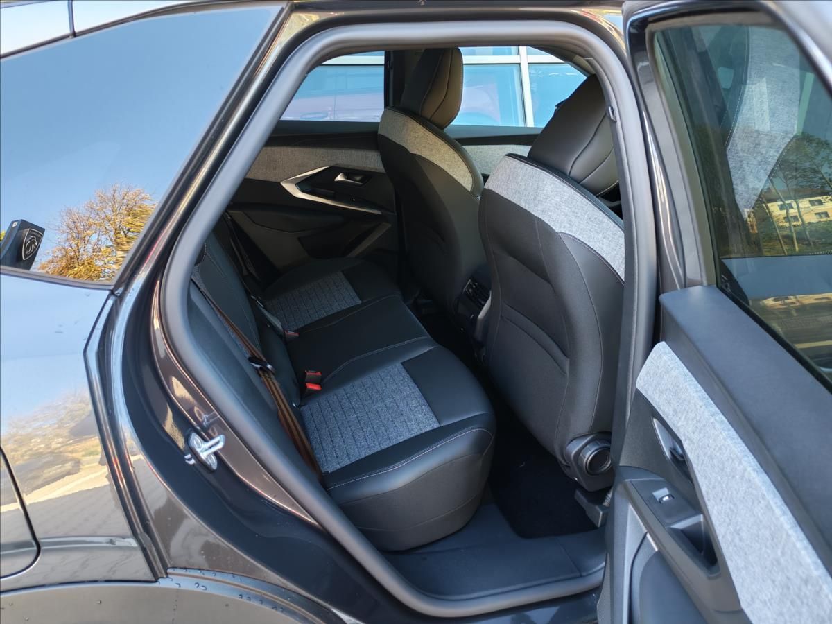 Peugeot 3008, 1,2 3008 BUSINESS Hybrid 145 e - fotka 6