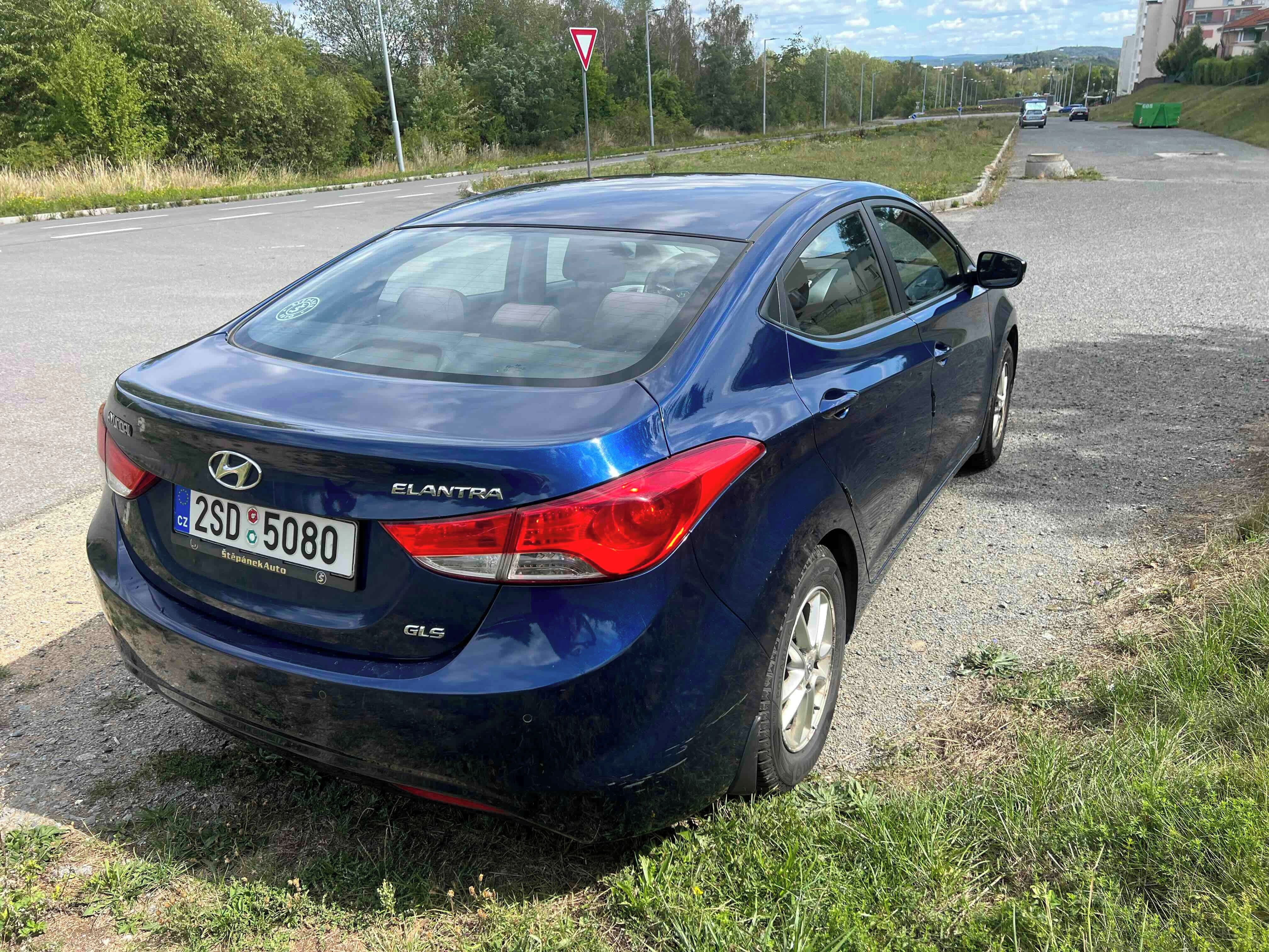 Hyundai Elantra, 1,6GDi - hledá nového parťáka - fotka 5