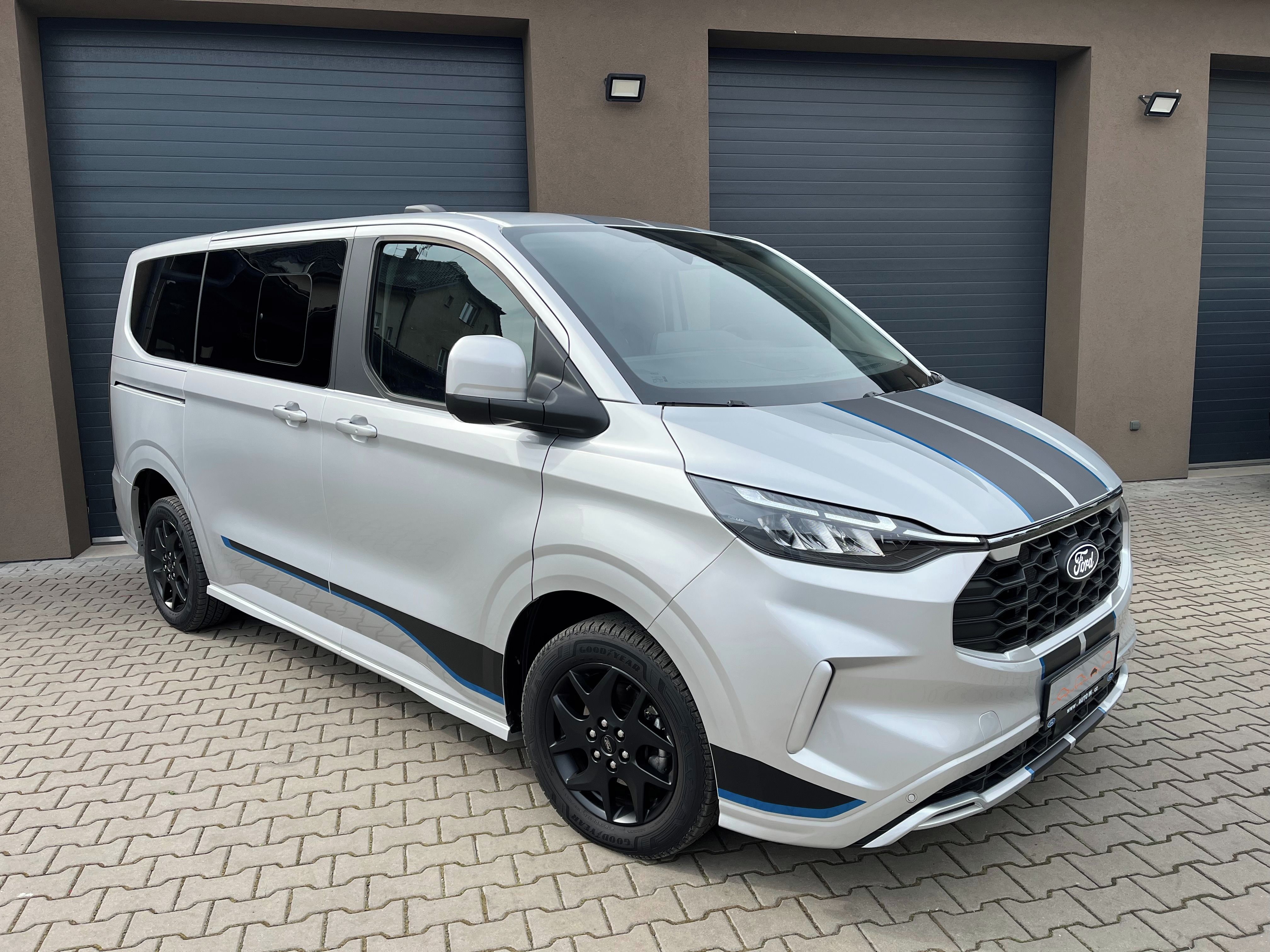 Ford Tourneo Custom, AWD 170 PS Sport el. TZ,DPH - fotka 6