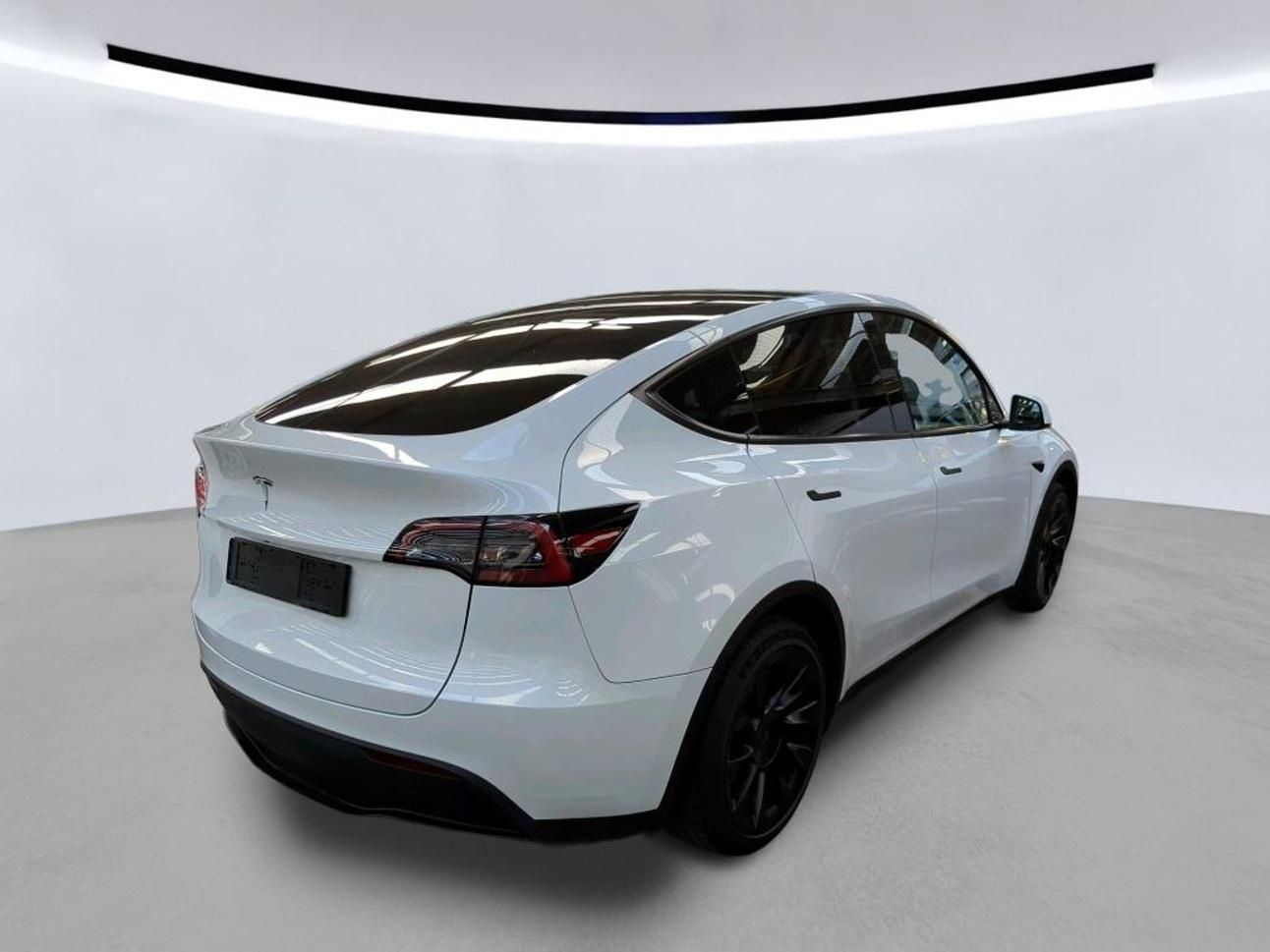 Tesla Model Y, RWD 220kw TZ SOH 93,1 % - fotka 4