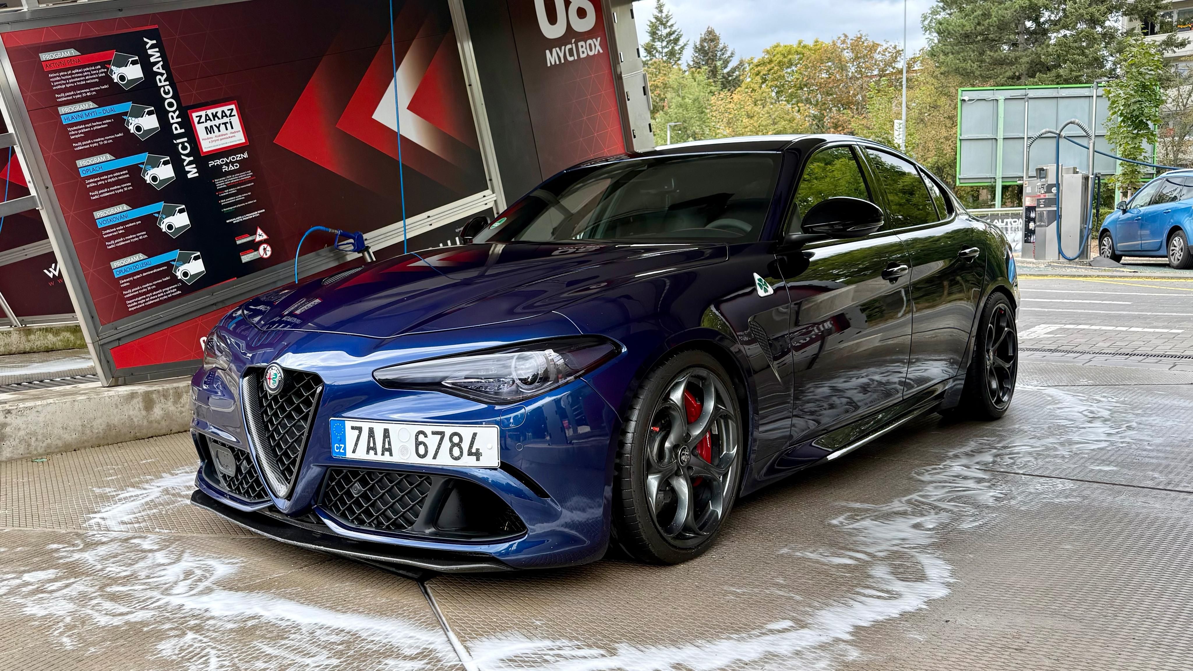 Alfa Romeo Giulia, Alfa Romeo Giulia Quadrifoglio