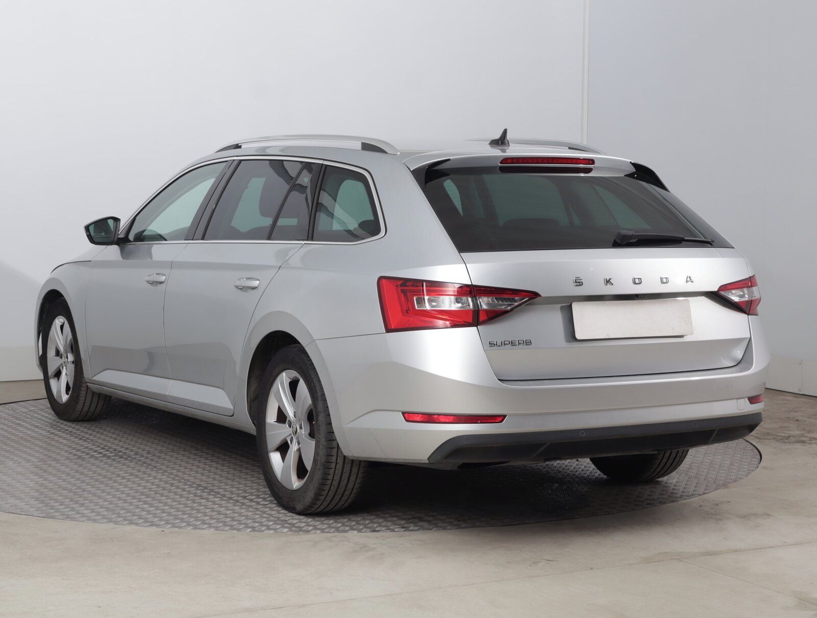 Škoda Superb, 2.0 TDI, Automat, Navi - fotka 4