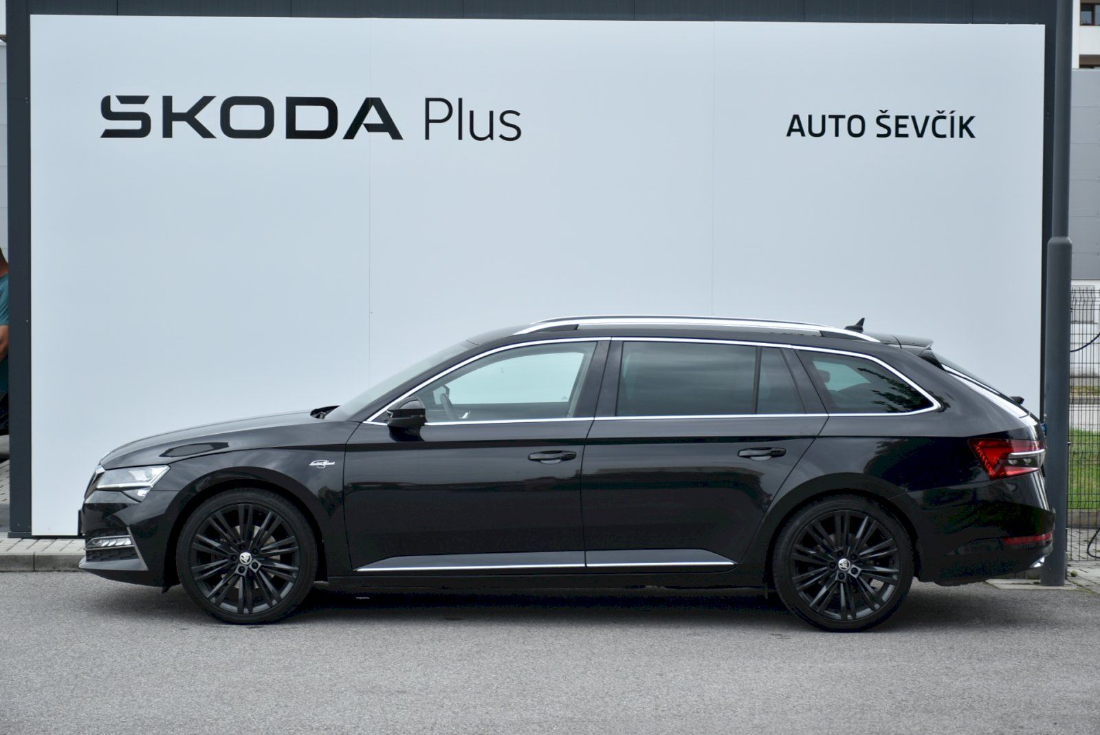 Škoda Superb, COMBI L&K  2.0 TDI 147kW 4x4 D - fotka 3