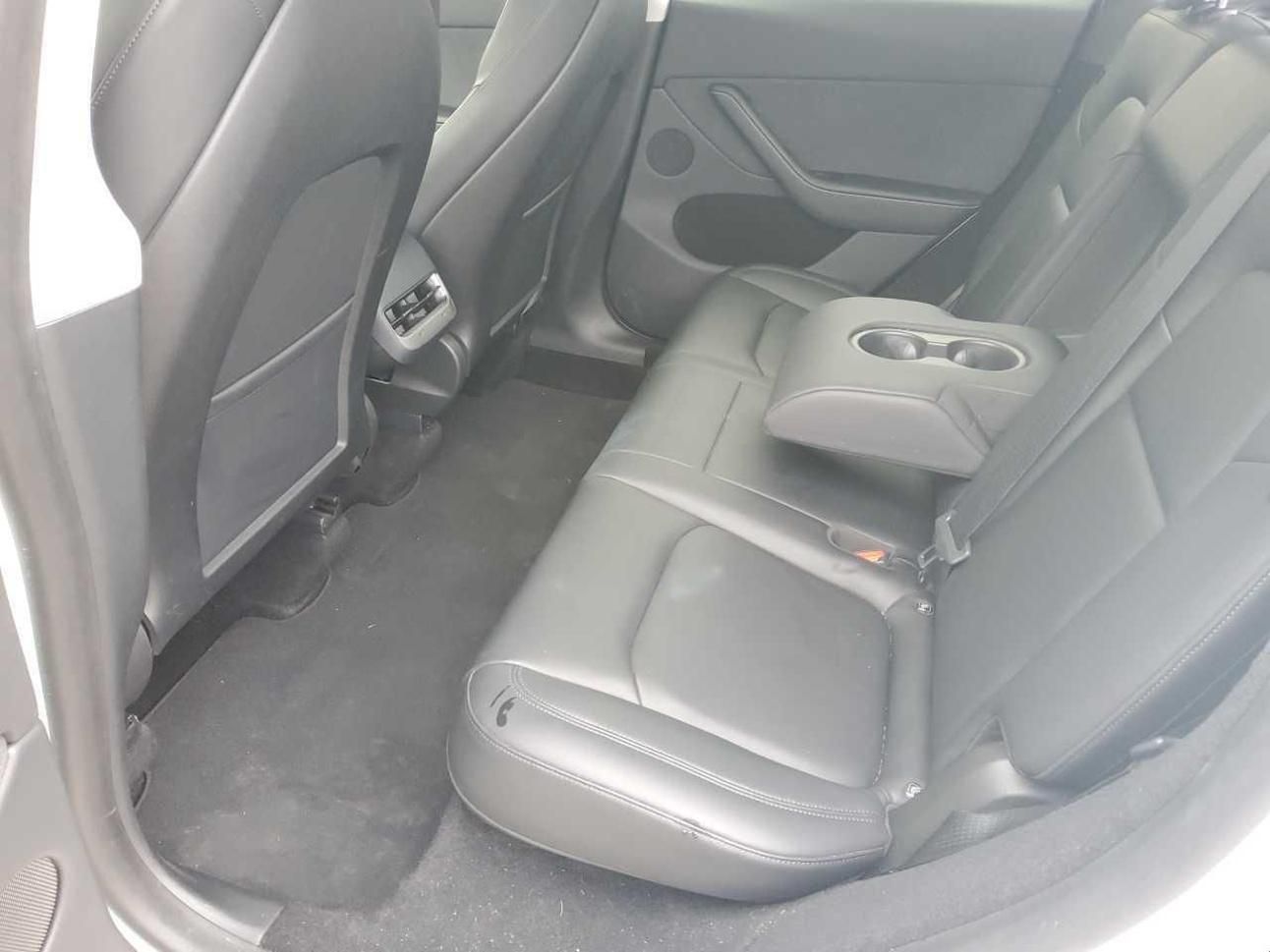 Tesla Model Y, LONG RANGE DUAL MOTOR  93,9% - fotka 6