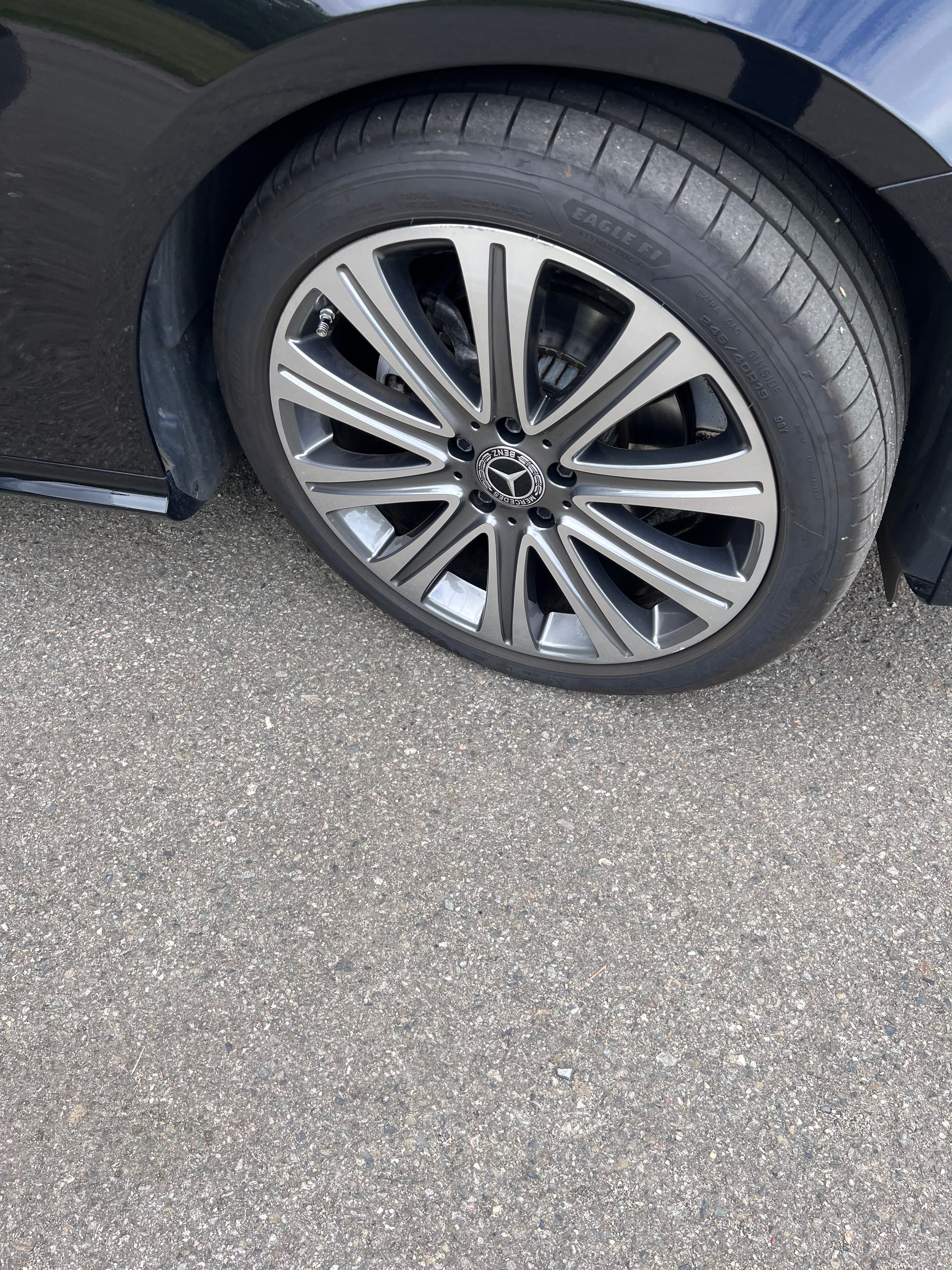 Mercedes-Benz Třídy E, E kupe 200 linie AMG - fotka 3
