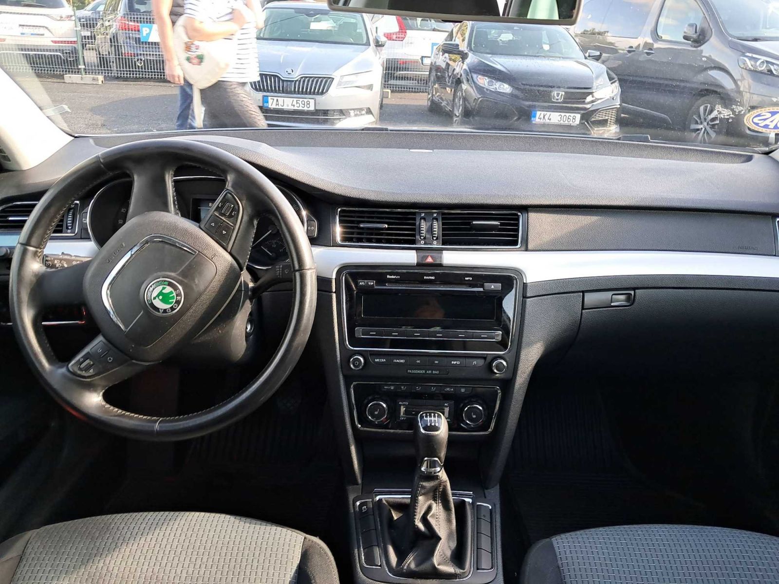 Škoda Superb, 2.0 TDI, Automatická klima - fotka 3
