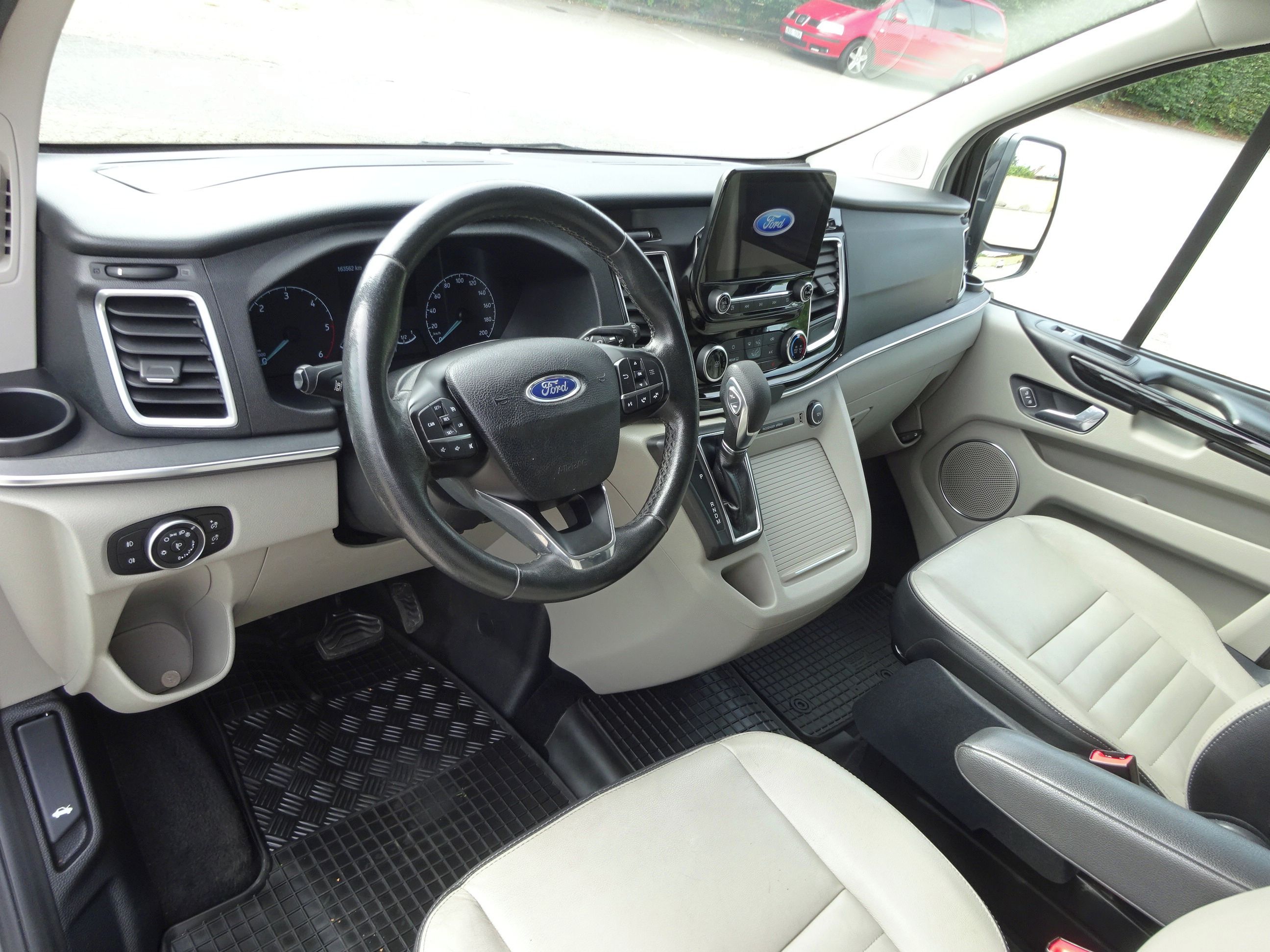 Ford Tourneo Custom, 2.0 TDCI (125 KW) AUTOMAT ČR - fotka 5