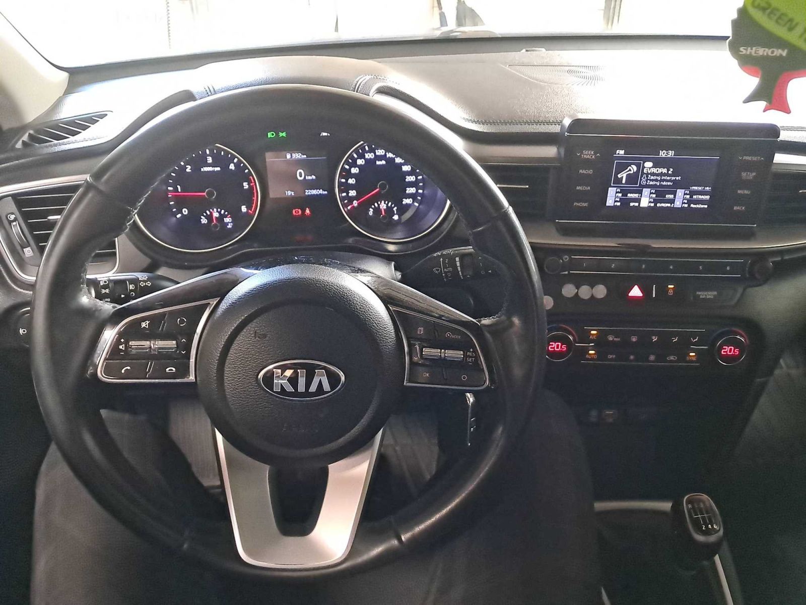 Kia Cee´d, 1.6 CRDi, Automatická klima - fotka 3