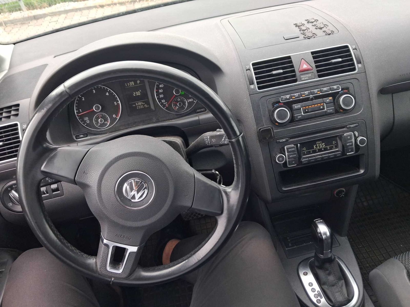 Volkswagen Touran, 2.0 TDI, Automat, Xenony - fotka 3