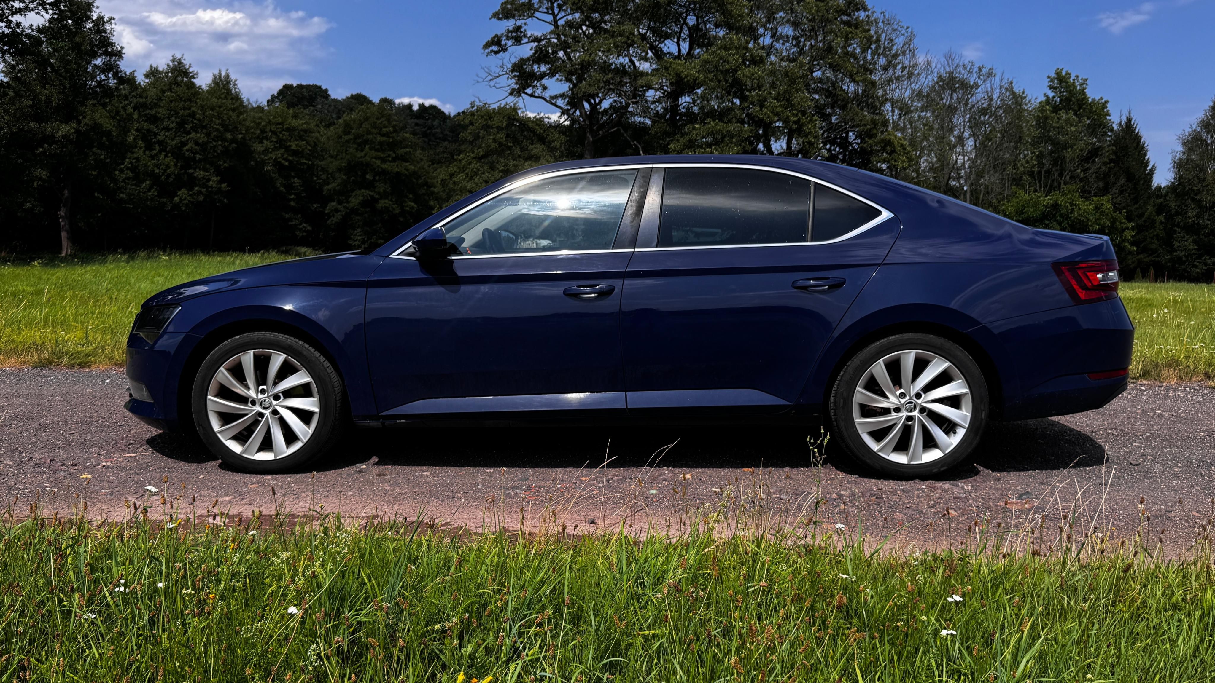 Škoda Superb, 2.0 TDI STYLE, ROZVODY - fotka 6