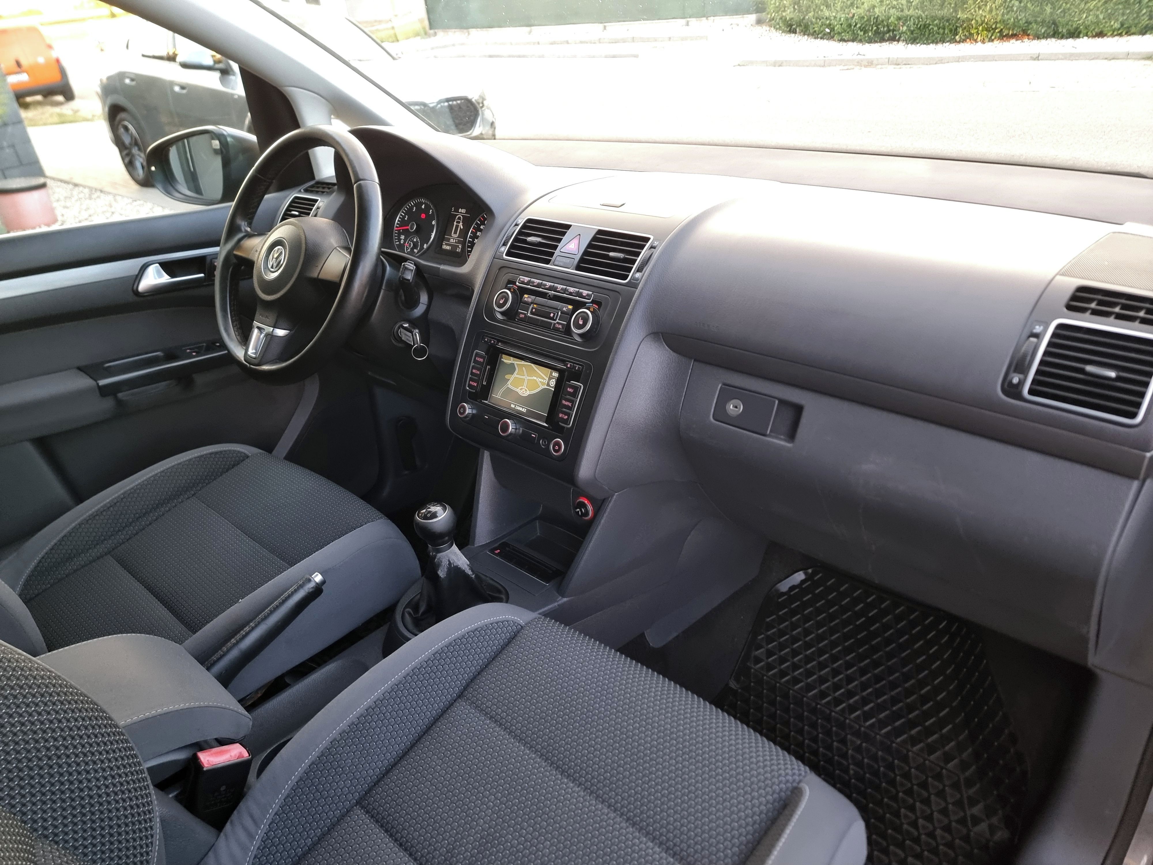 Volkswagen Touran, 1.2TSI | NOVÉ ROZVODY - fotka 2