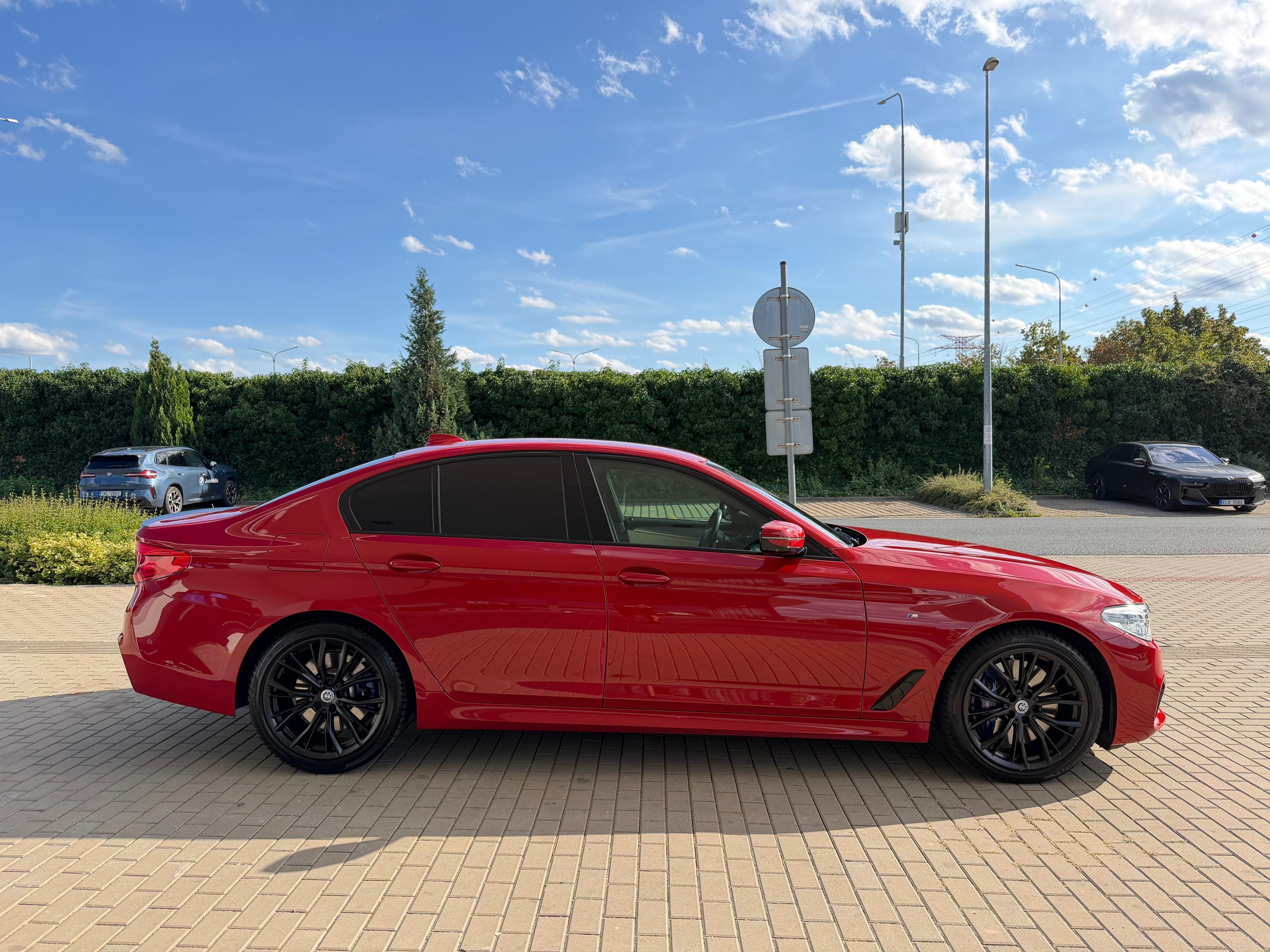 BMW Řada 5, 540i mpaket h&k, ČR individual - fotka 5