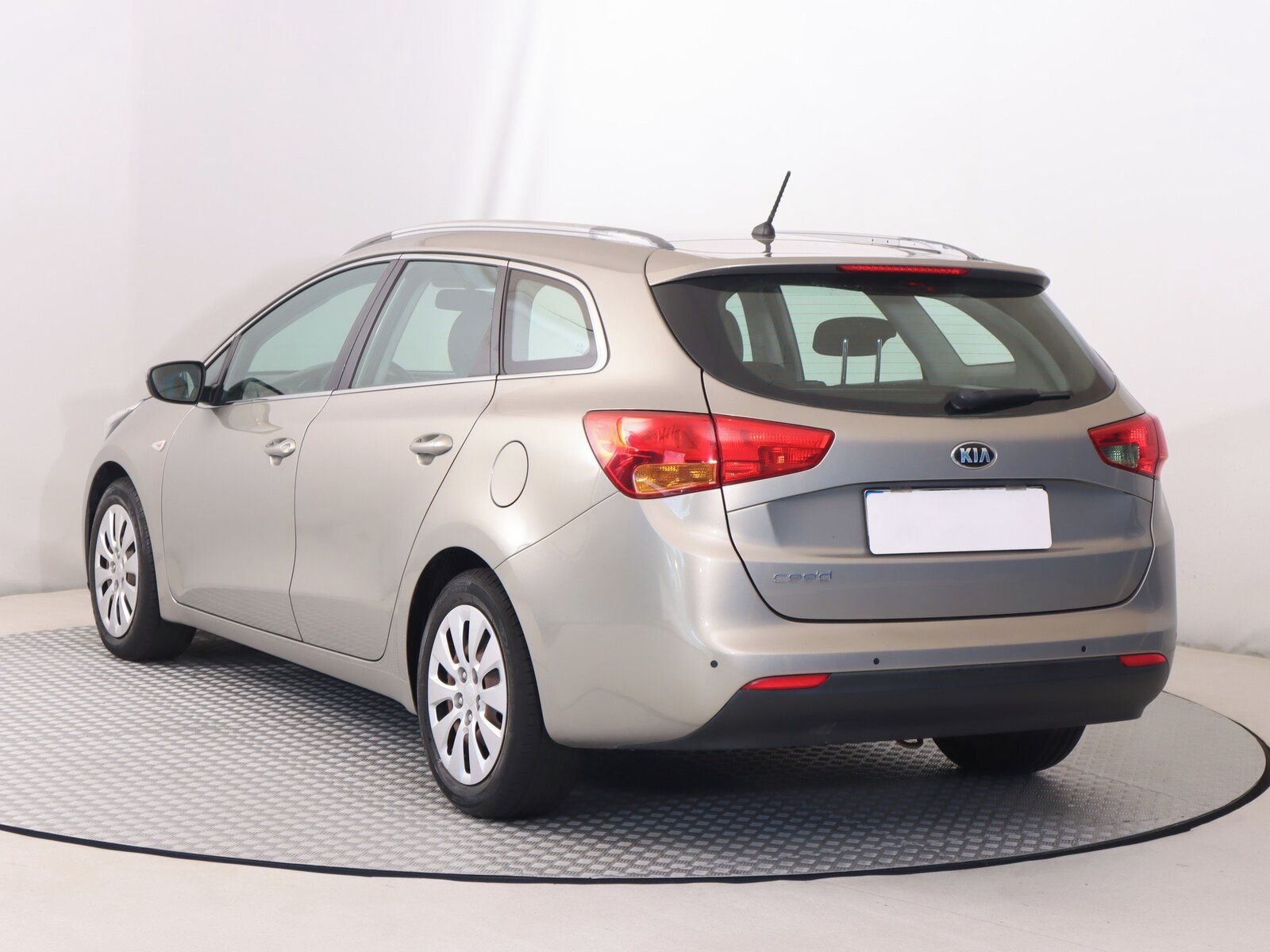 Kia Cee´d, 1.4 CVVT - fotka 4