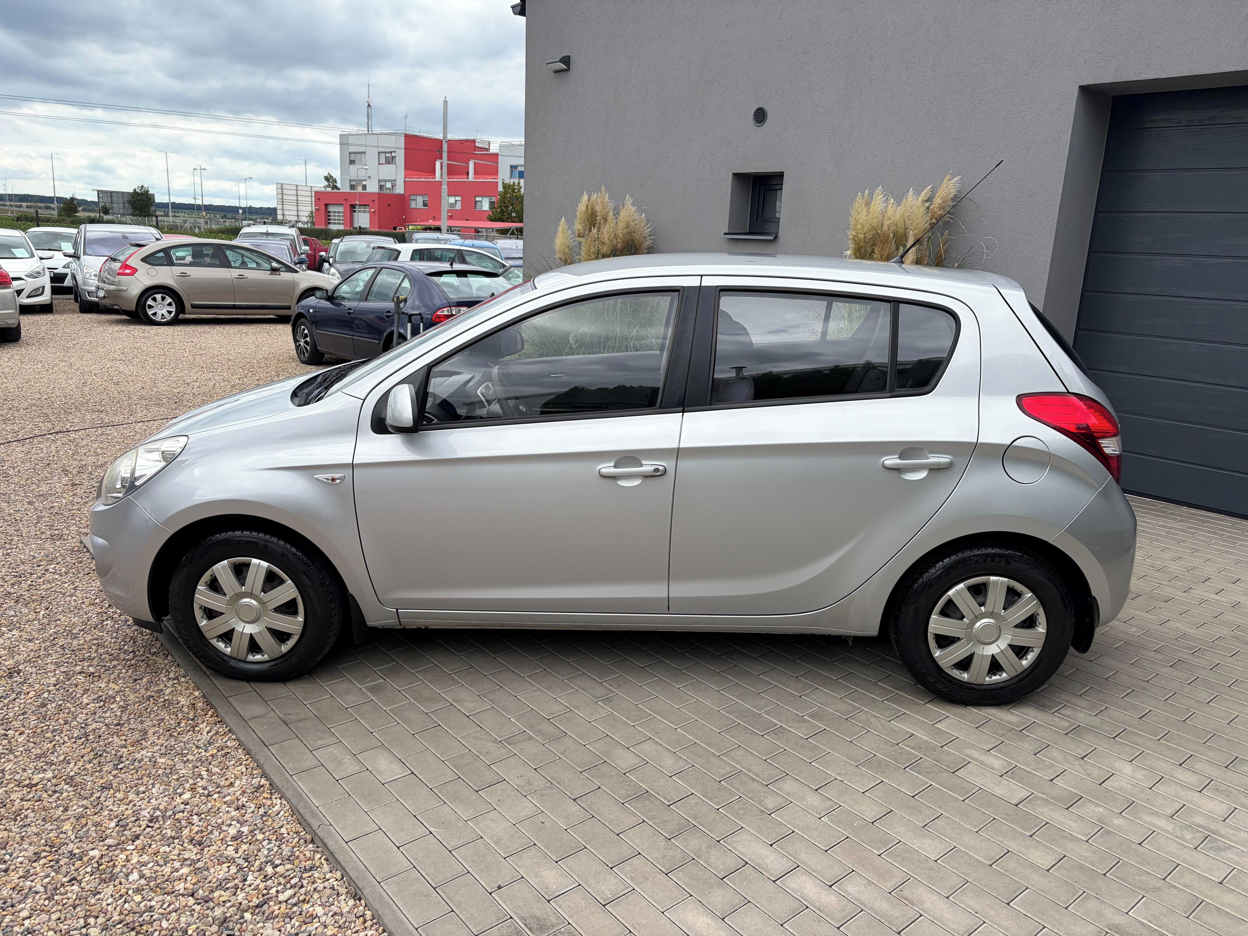 Hyundai i20, 1.2i 57KW, Nové ROZVODY - fotka 6