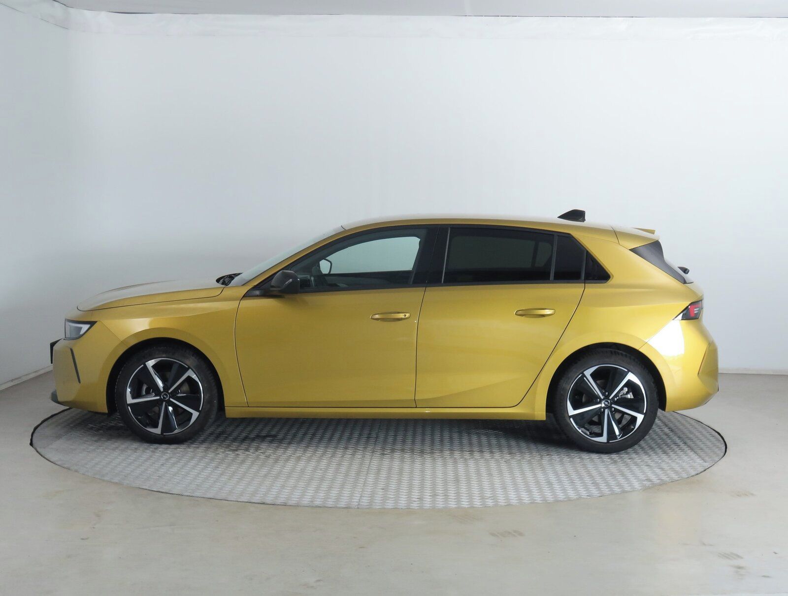Opel Astra, 1.2 Turbo, Záruka, ČR,1.maj - fotka 3