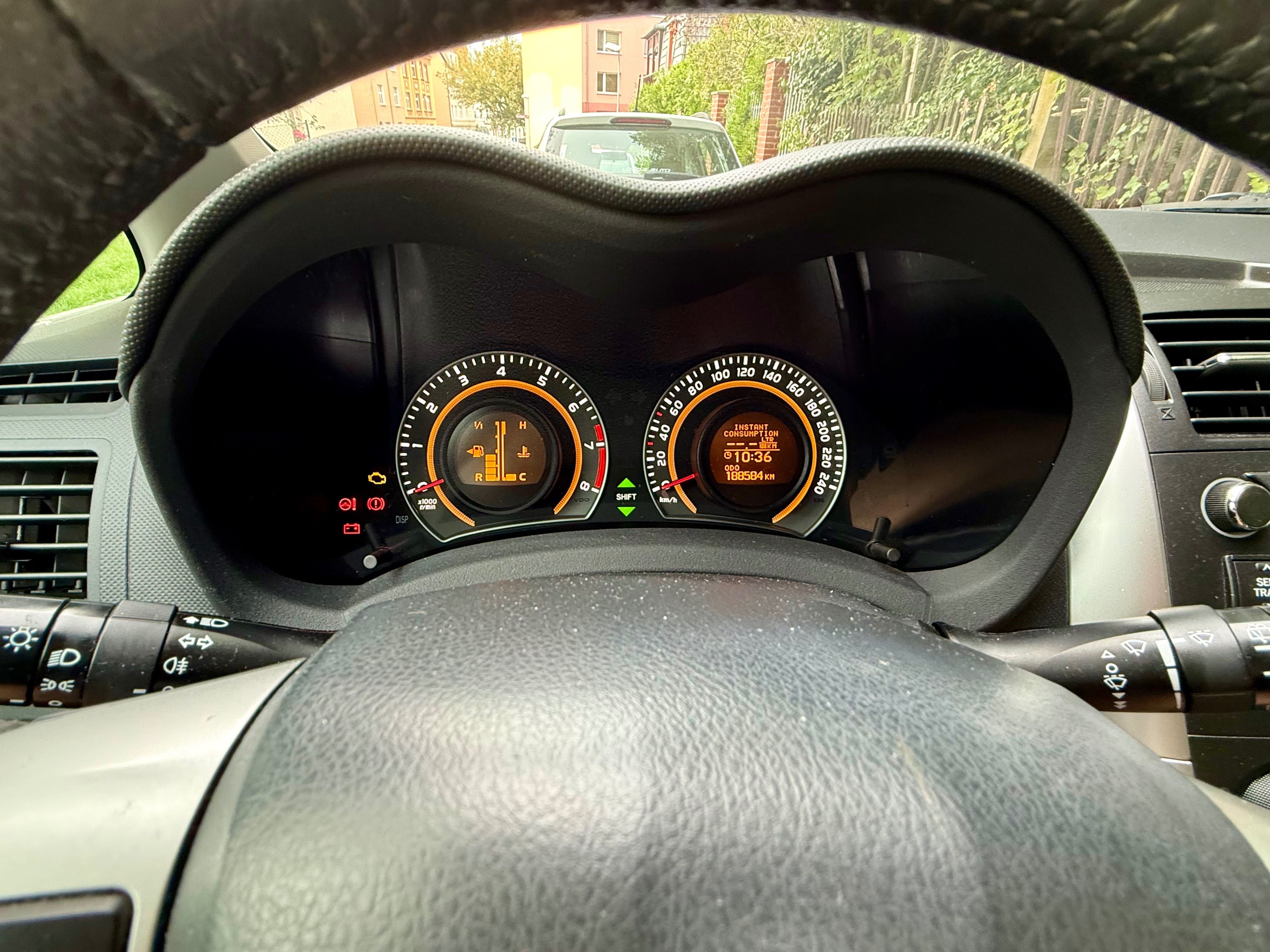Toyota Auris, 1,6 - fotka 6