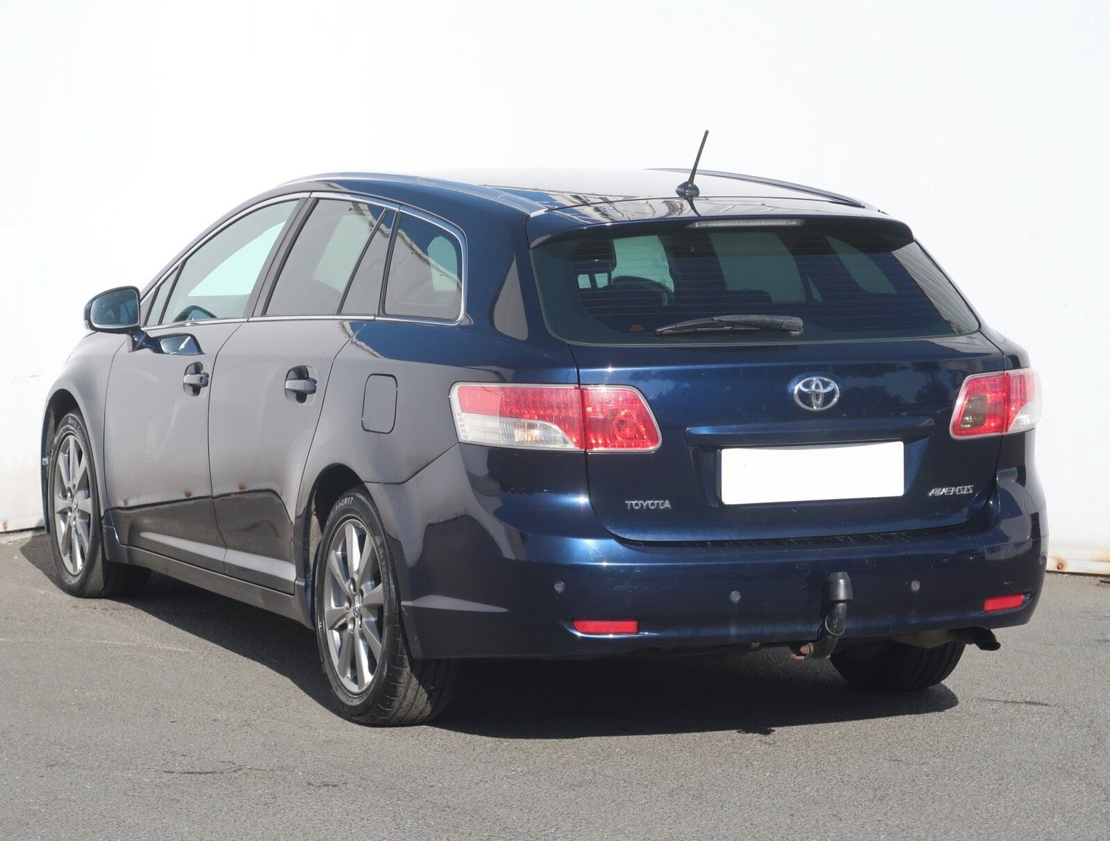 Toyota Avensis, 2.2 D-4D, Tažné - fotka 4