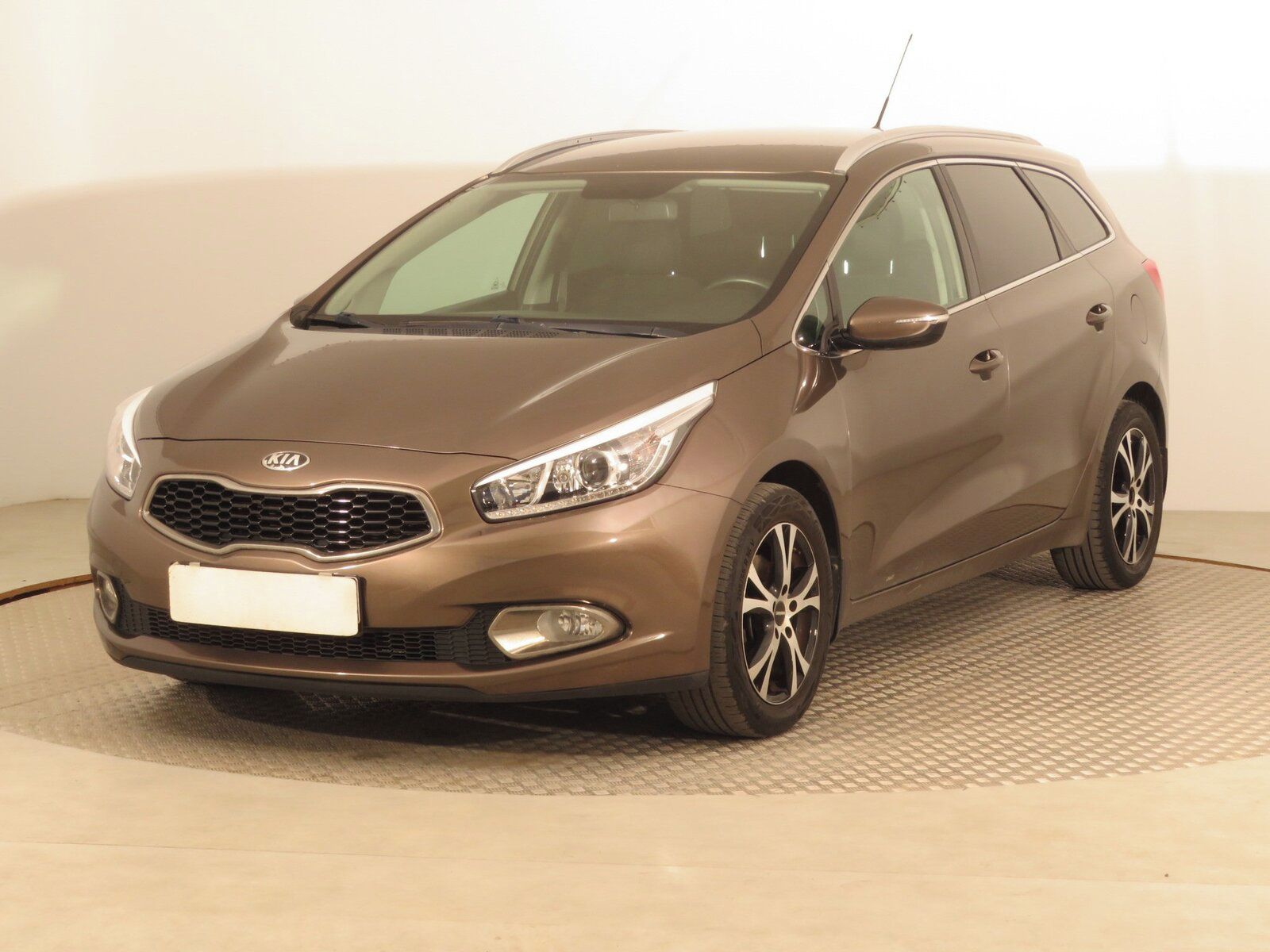 Kia Cee´d, 1.4 CVVT, Serv.kniha - fotka 2