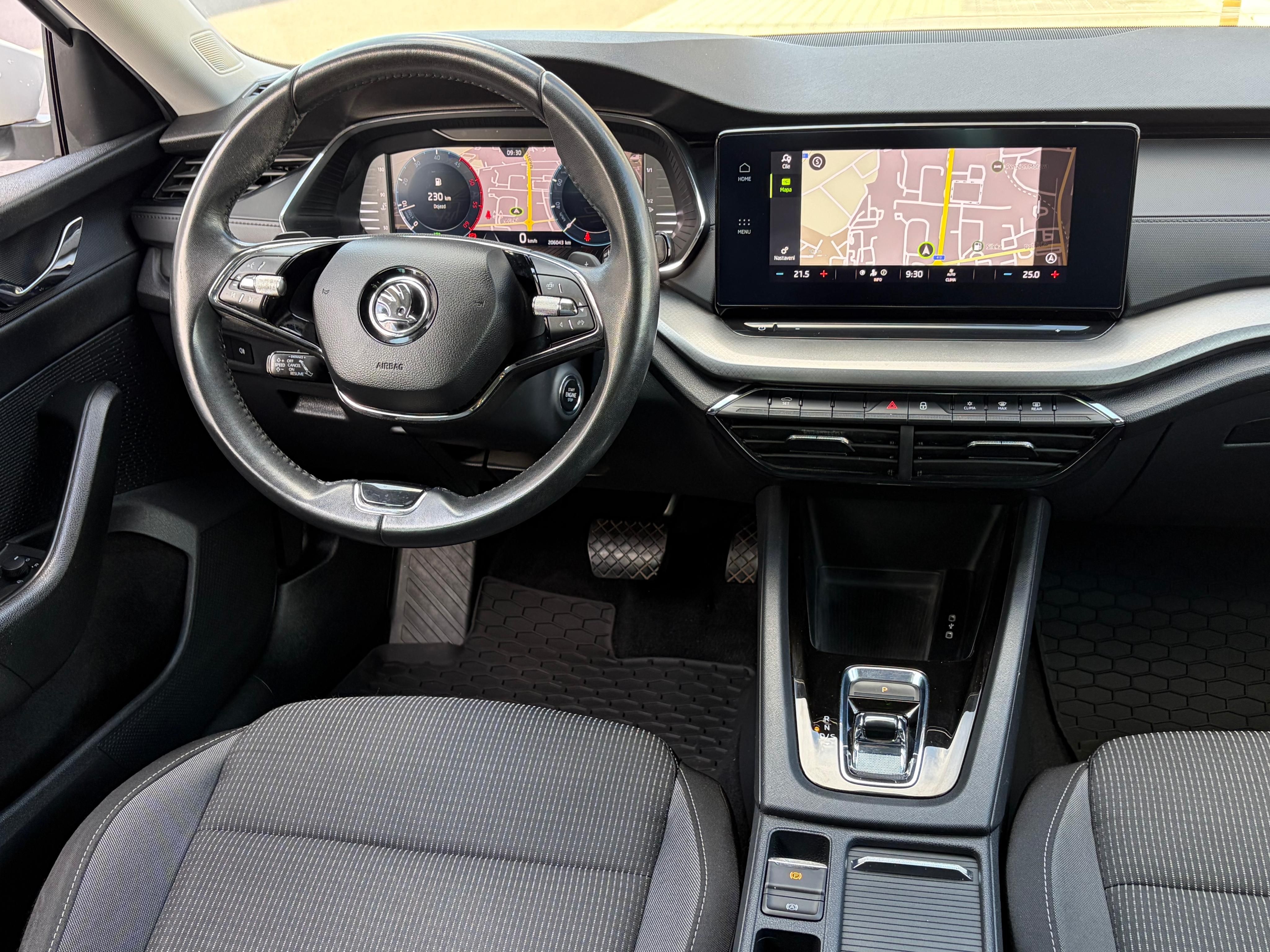 Škoda Octavia, 110kW DSG/ACC/NAVI/SERVIS/ - fotka 2