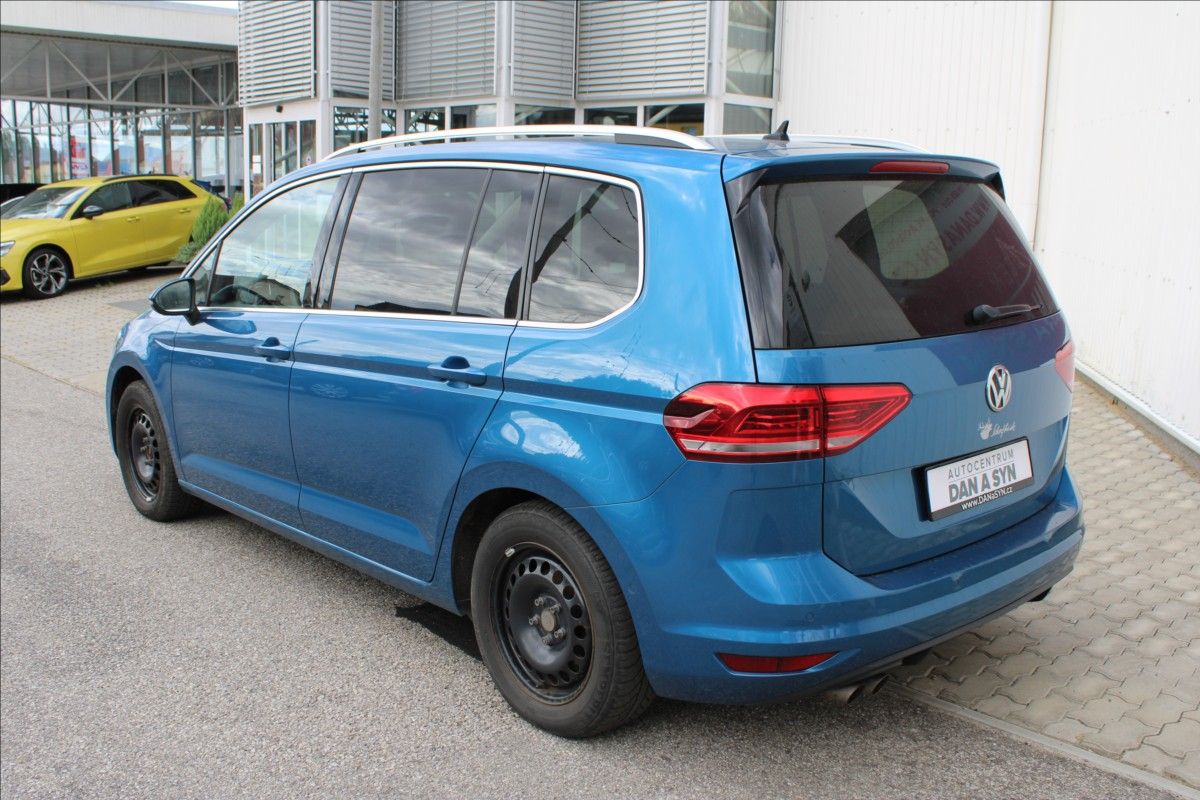 Volkswagen Touran, 1,4 TSI DSG Highline blue pear - fotka 4