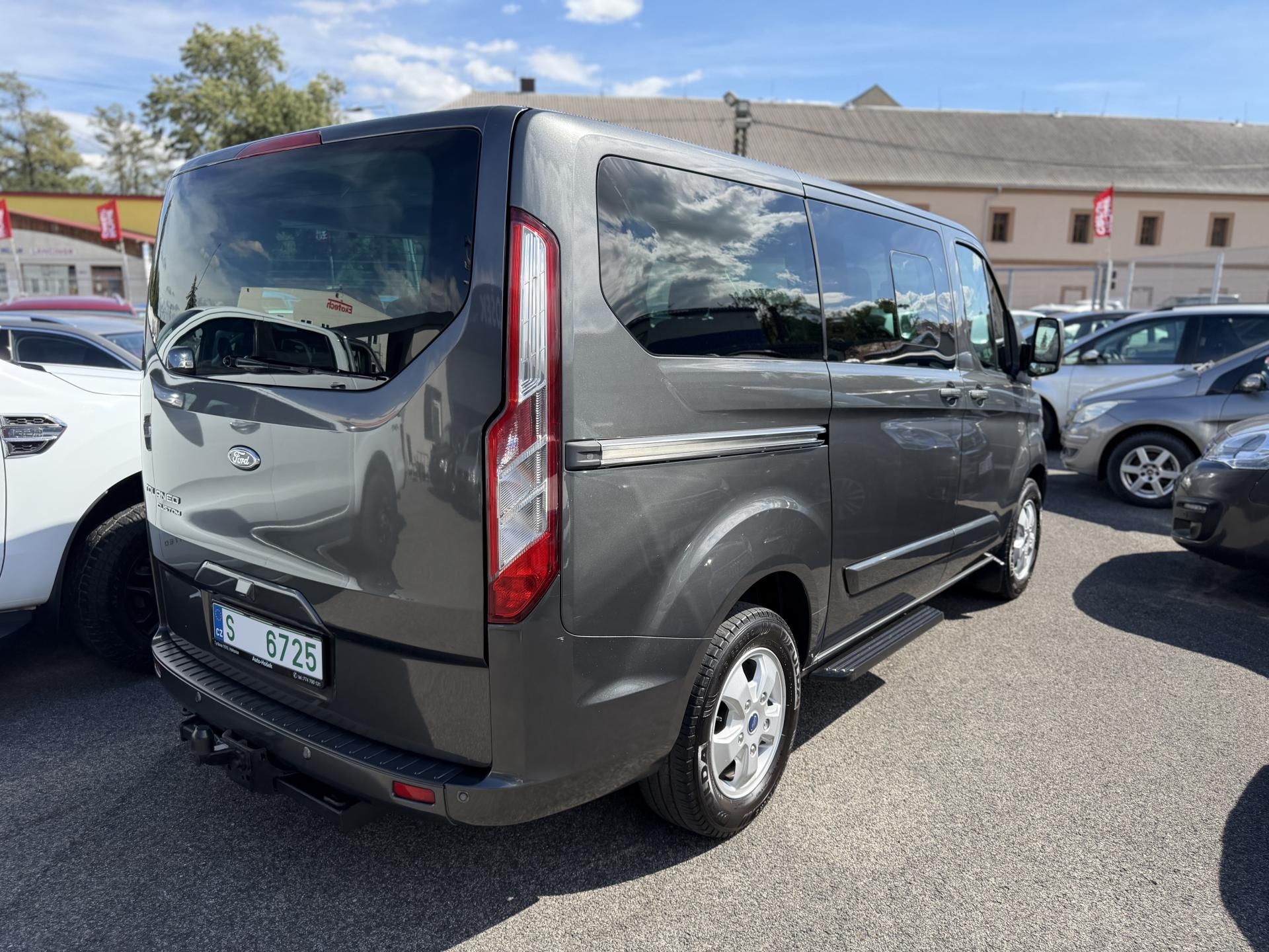 Ford Tourneo Custom, 8 míst, TAŽNÉ, SERVIS FORD - fotka 2