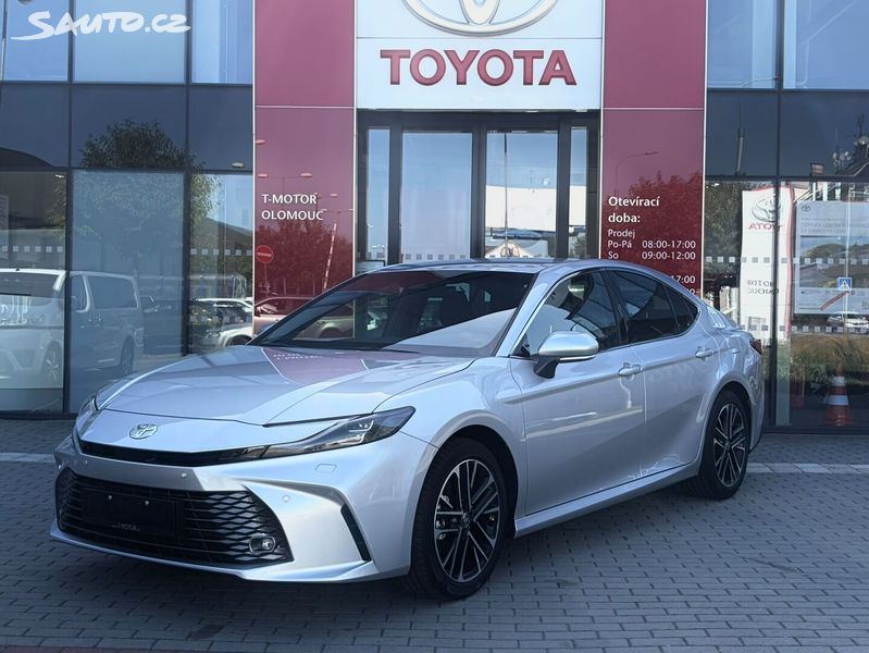 Toyota Camry, Prestige nový SKLADEM